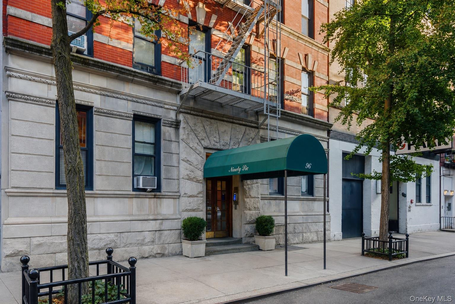 96 Perry Street, Unit B5C