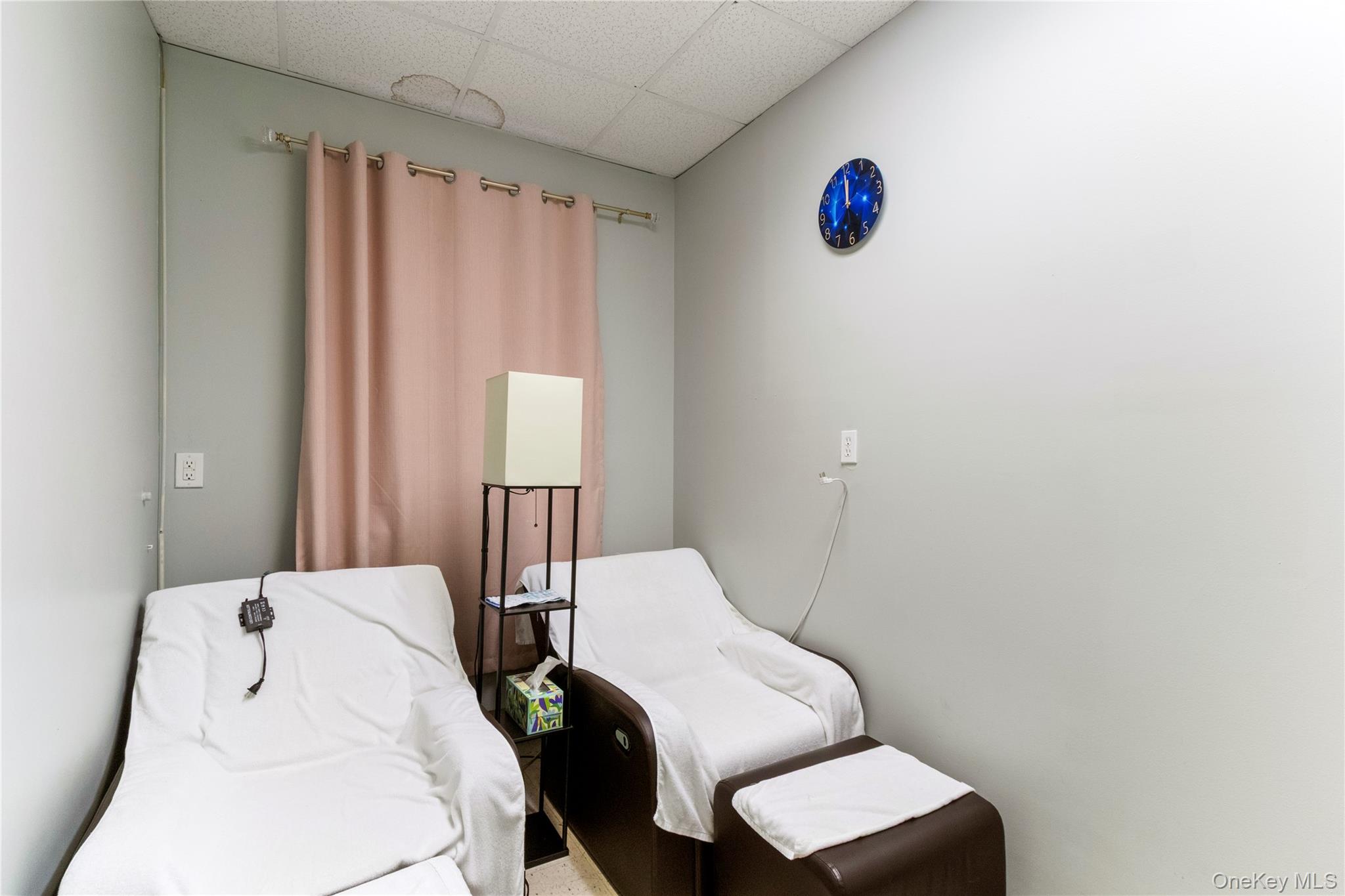 29 Glen Cove Avenue, Unit 108 photo 9