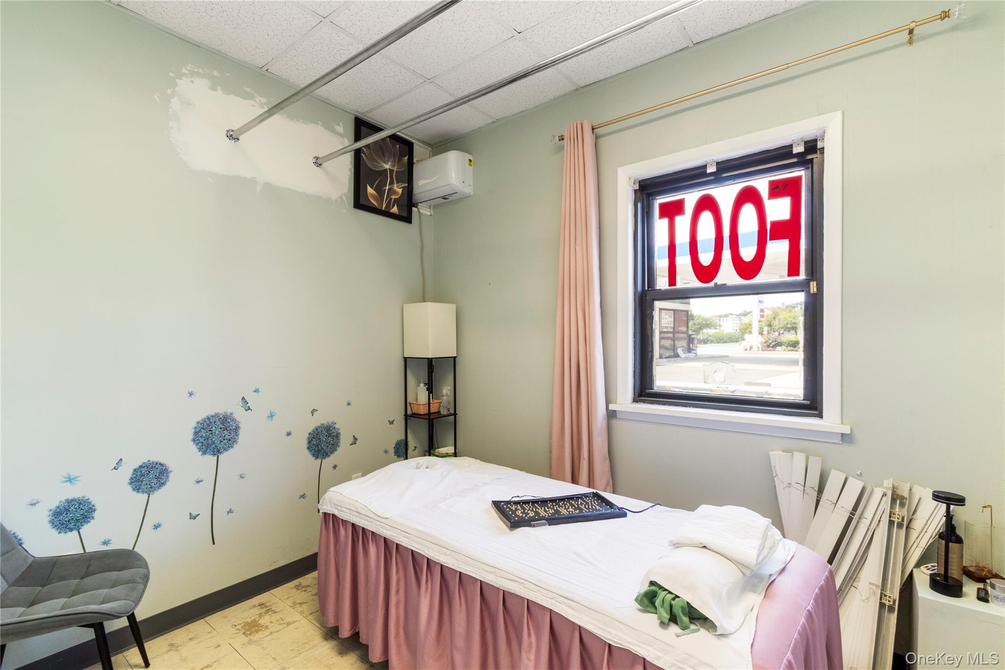 29 Glen Cove Avenue, Unit 108 photo 8