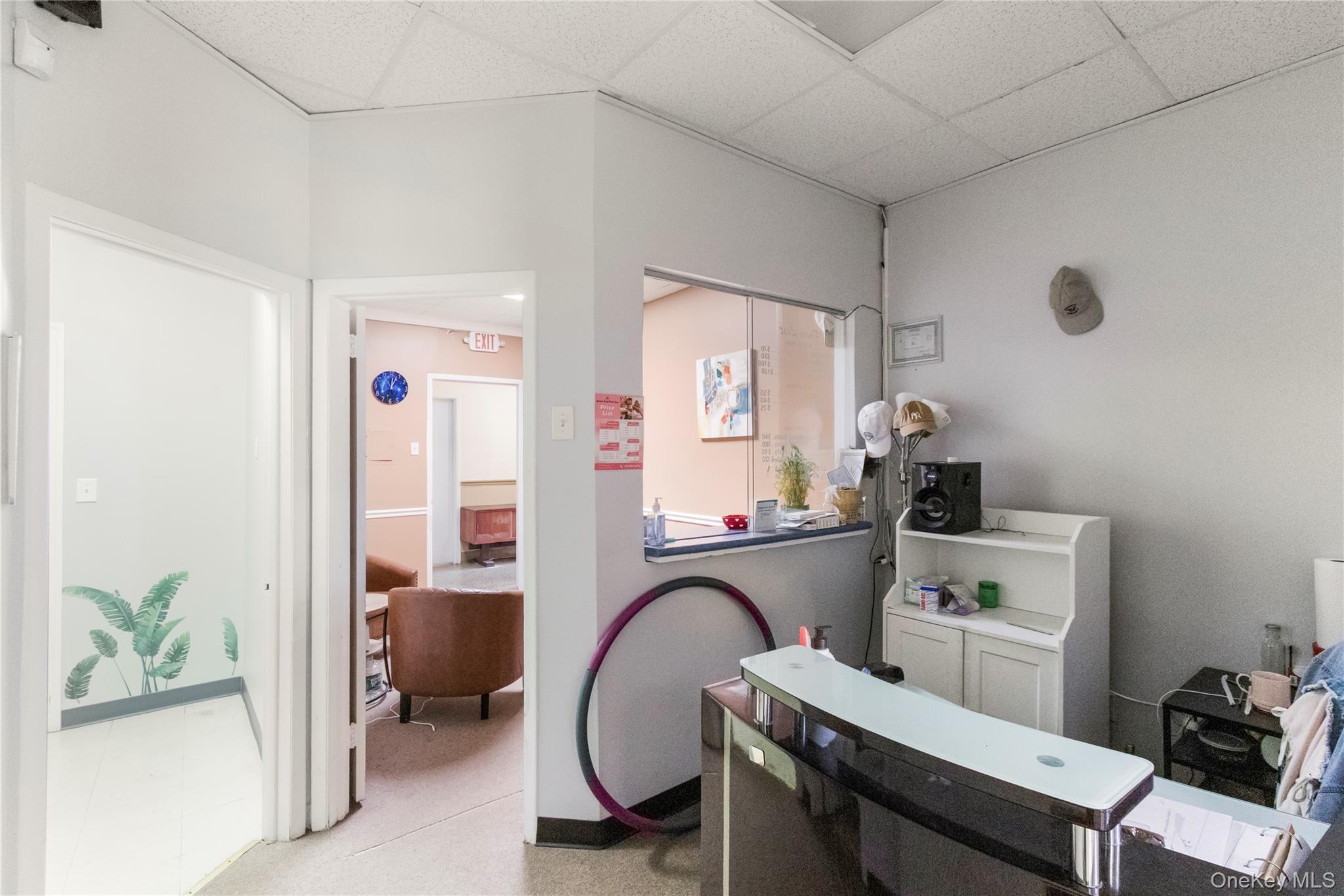 29 Glen Cove Avenue, Unit 108 photo 4
