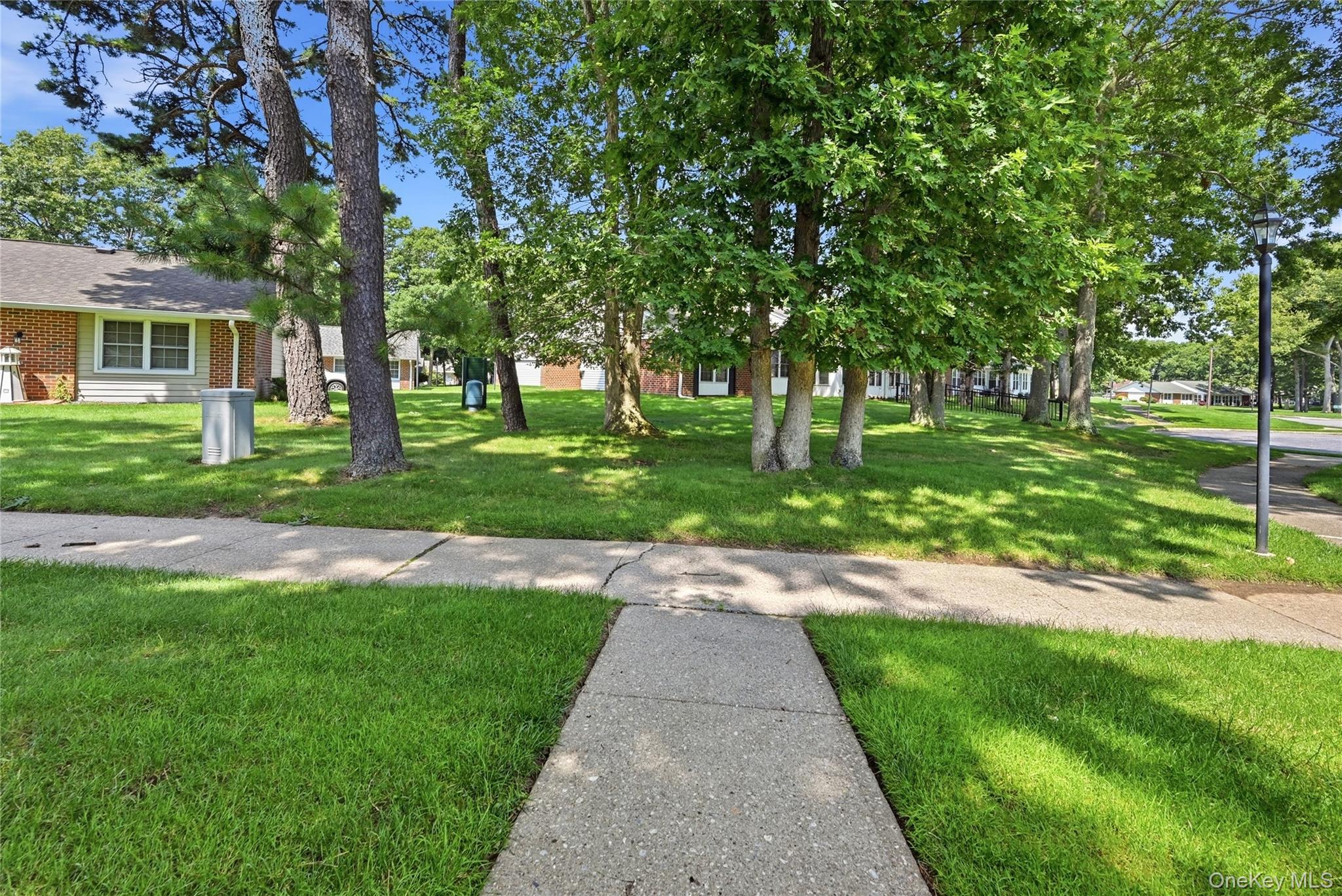 232 Blackpool Court, Unit F photo 23