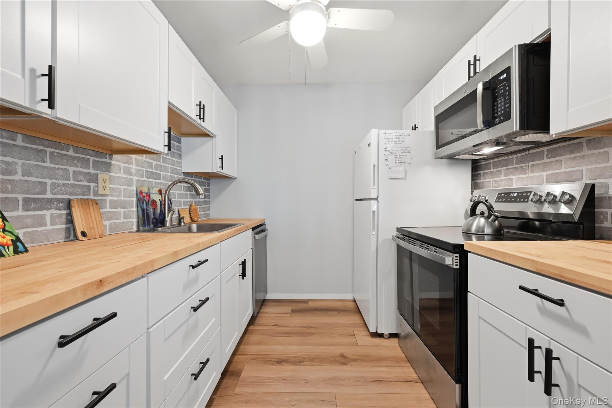 232 Blackpool Court, Unit F photo 5