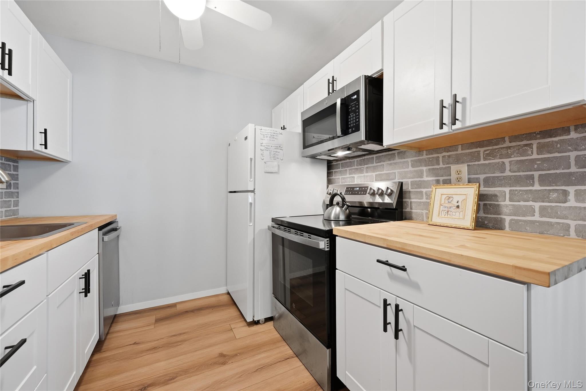 232 Blackpool Court, Unit F photo 6