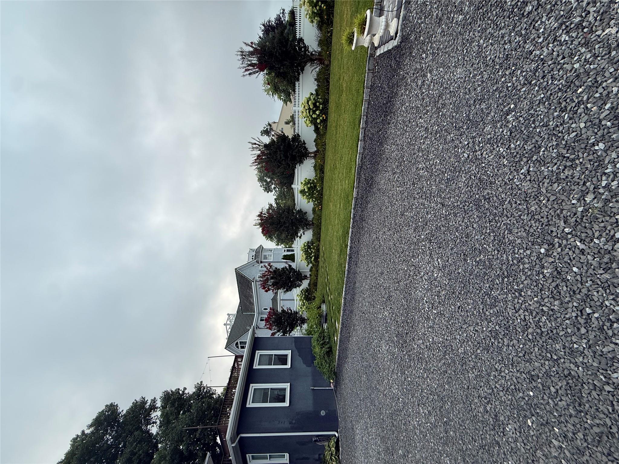 60 Maple Avenue – For Rent photo 9