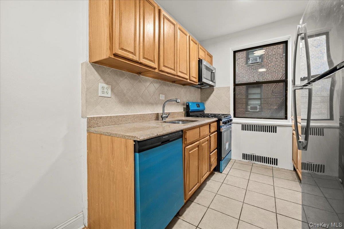 3015 Riverdale Avenue, Unit 4E photo 8