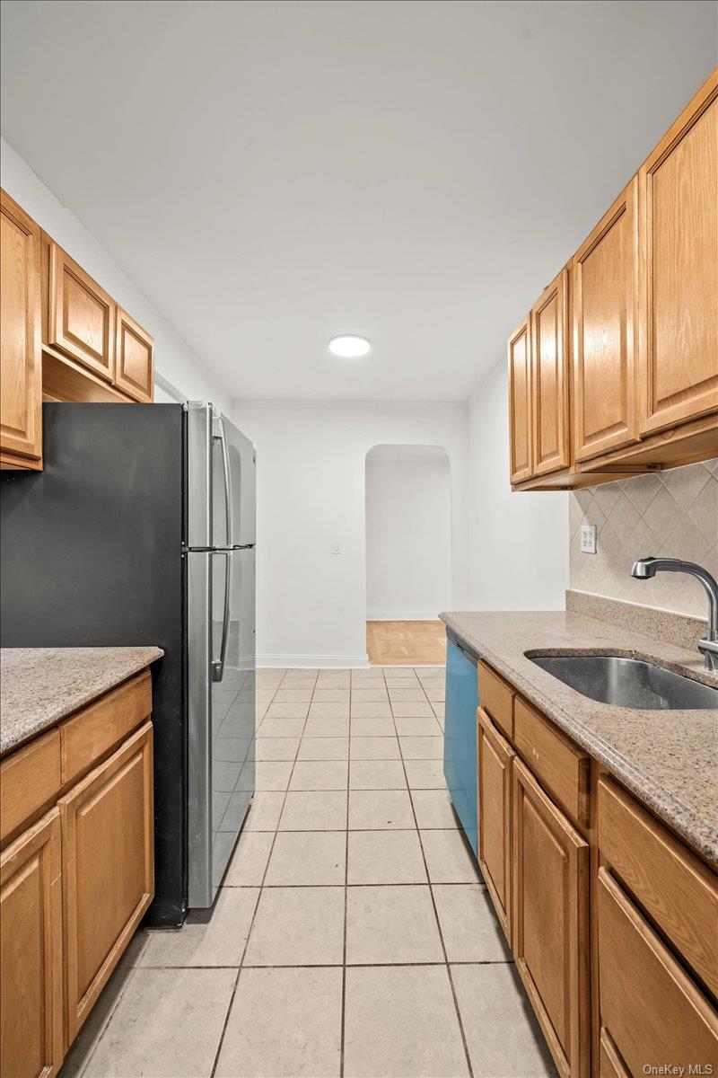 3015 Riverdale Avenue, Unit 4E photo 9