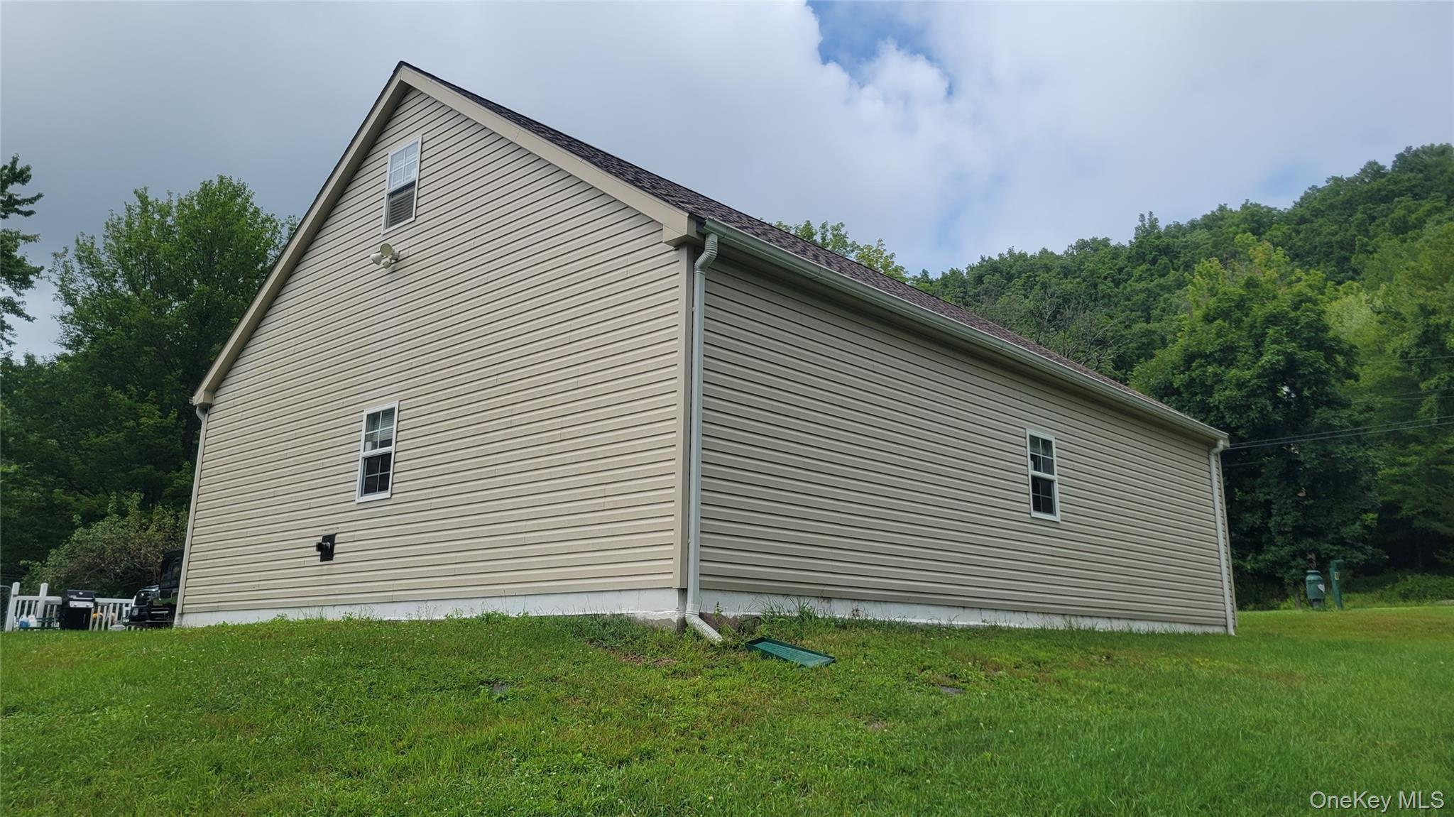 115 Twinshaven Road – For Sale photo 5