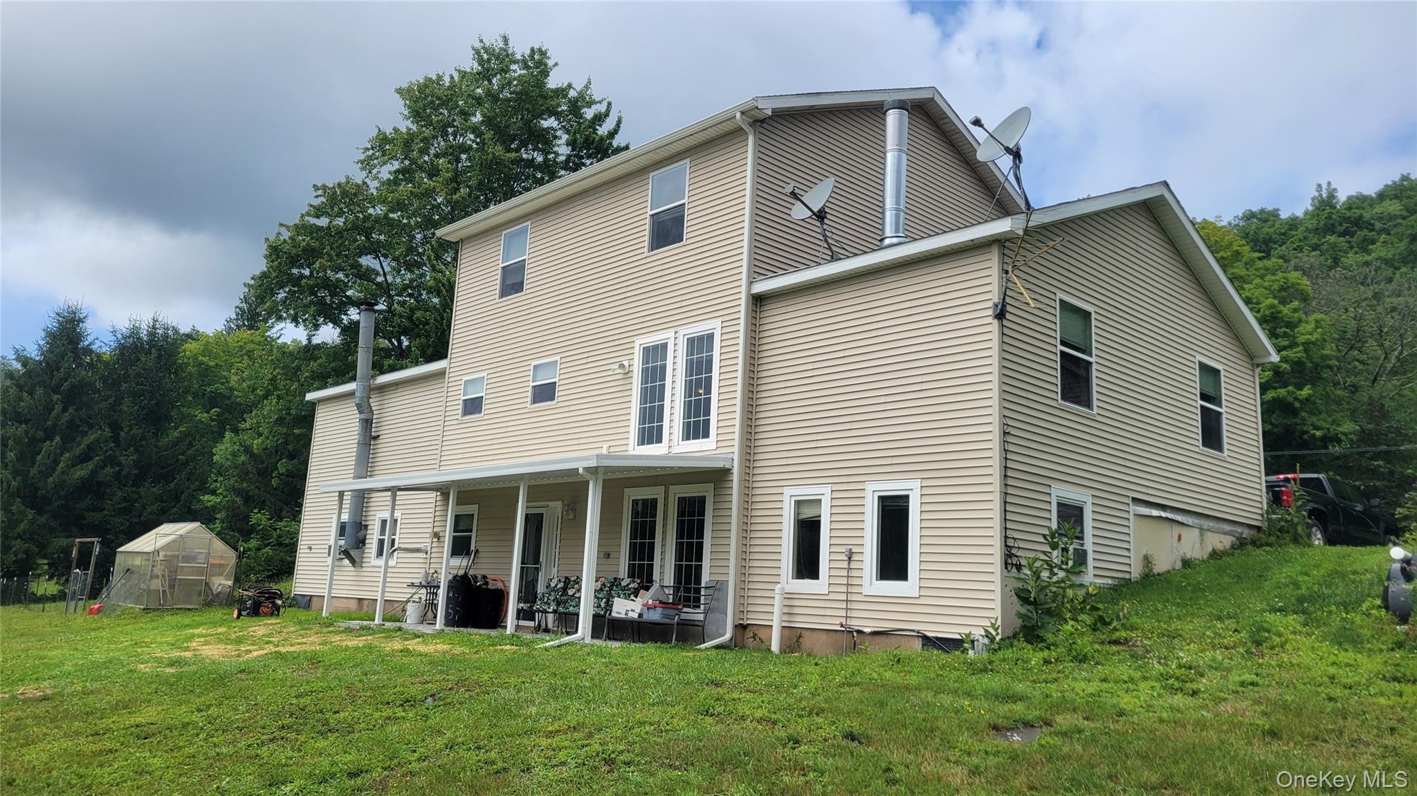 115 Twinshaven Road – For Sale photo 4