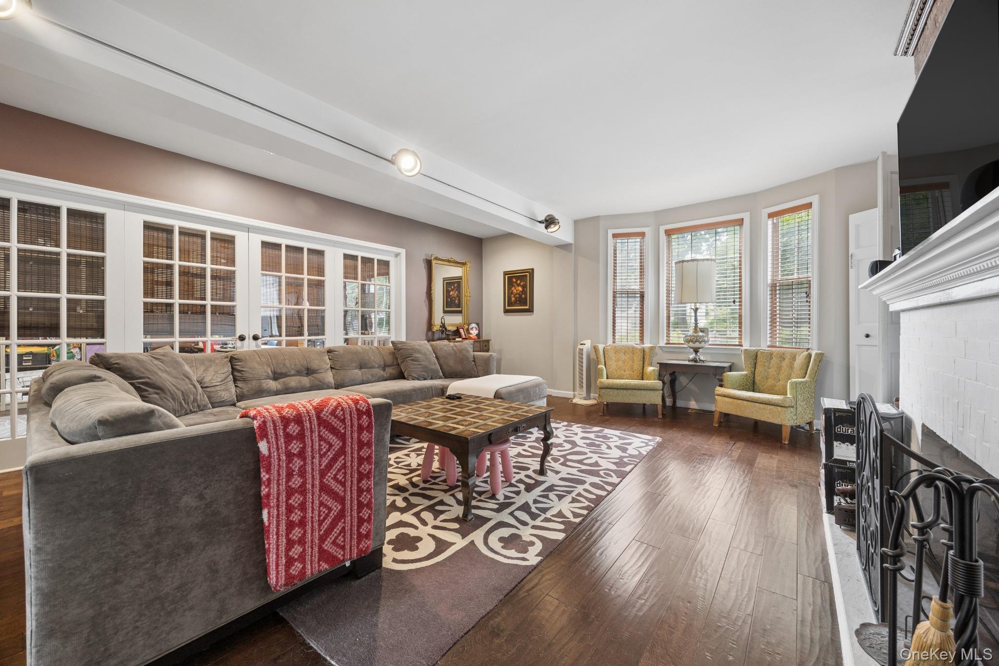 3011 Murray Street – For Sale photo 3