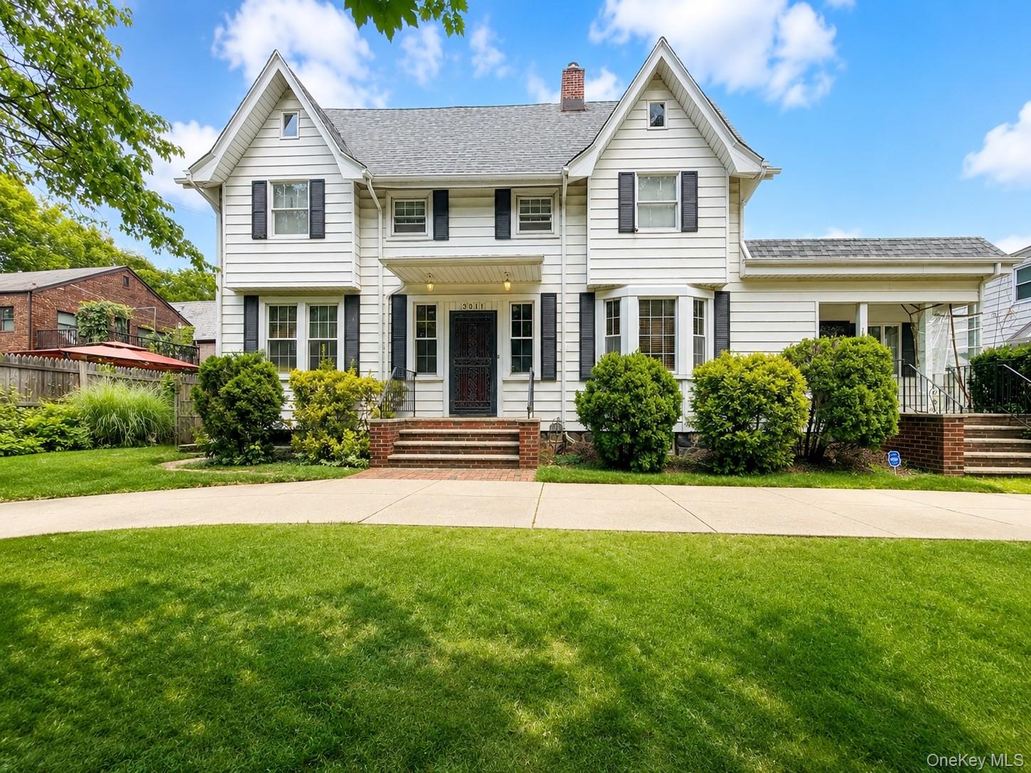 3011 Murray Street – For Sale