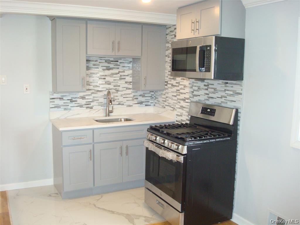496 Cooper Court, Unit 2 photo 2