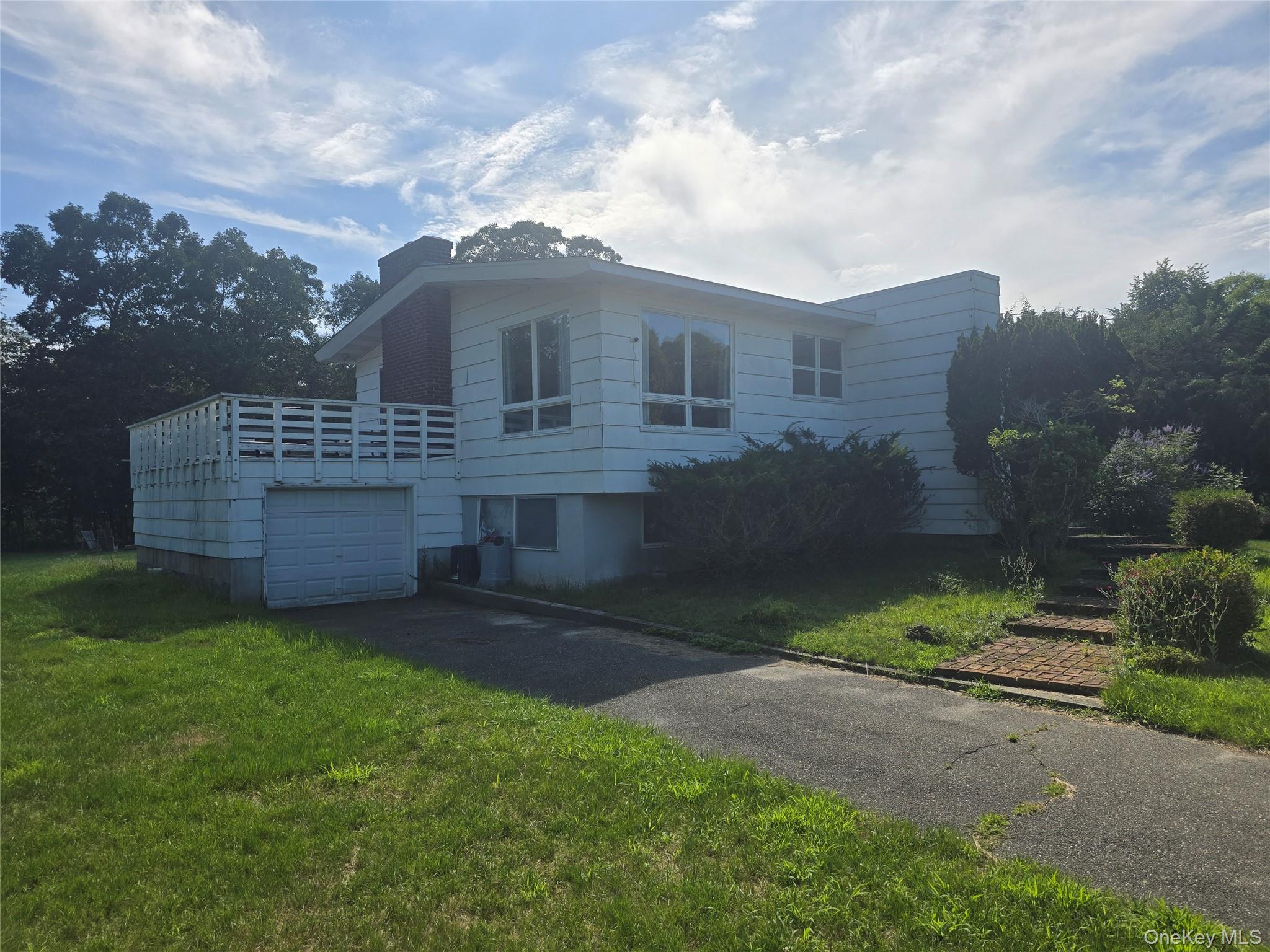 14 Walker Court – For Sale