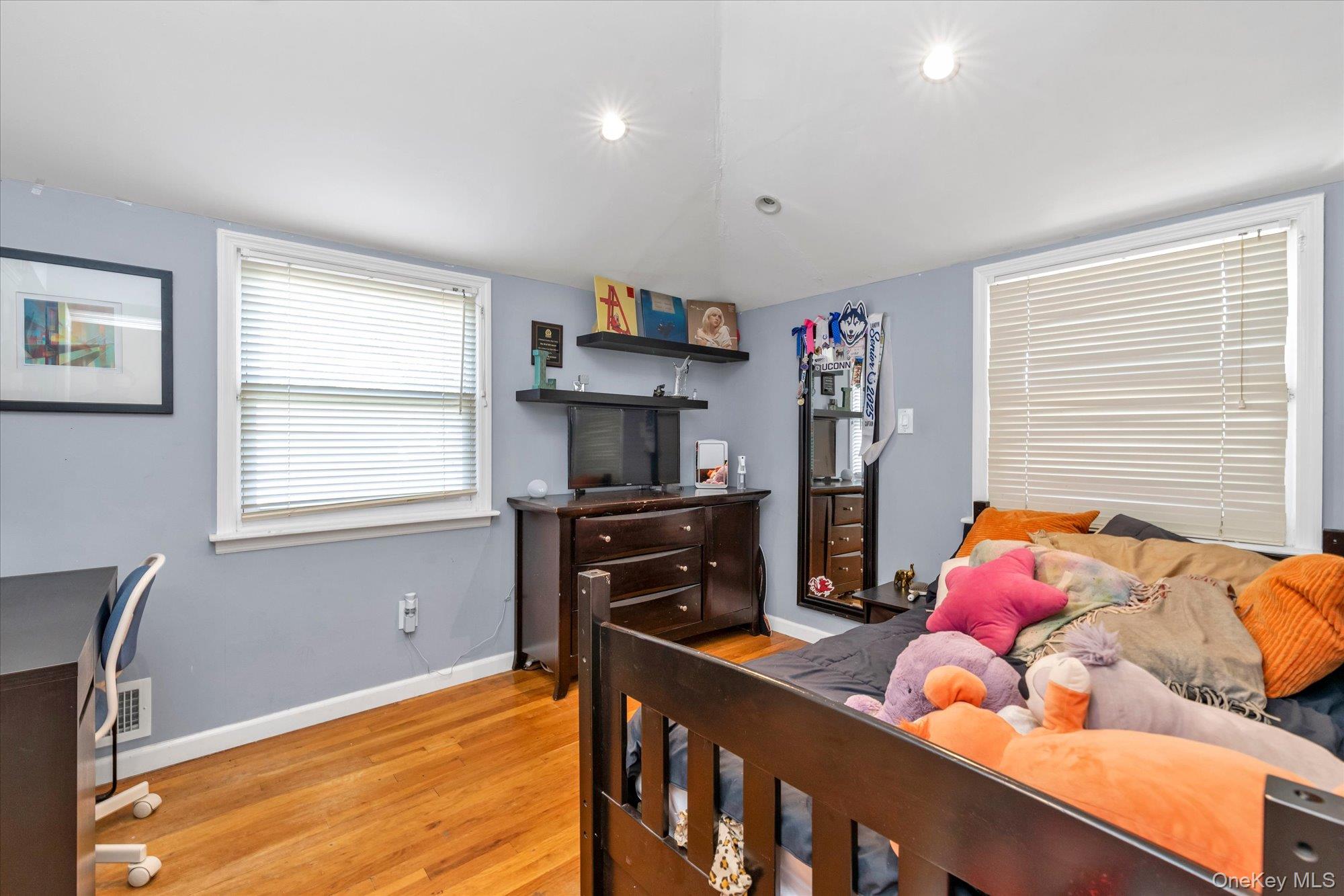 1992 Merrick Avenue – For Sale photo 15