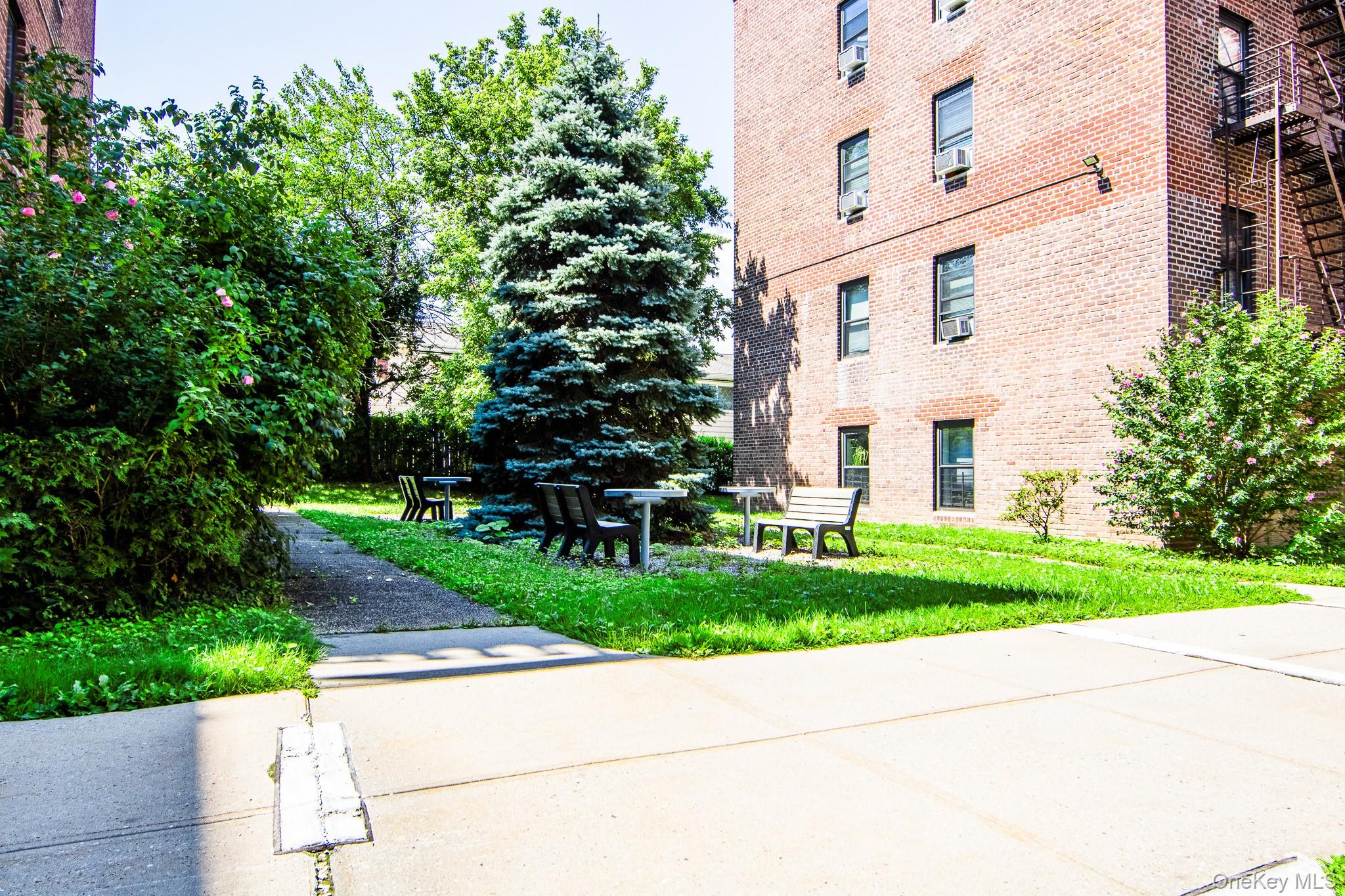 470 N Broadway, Unit B23 photo 12