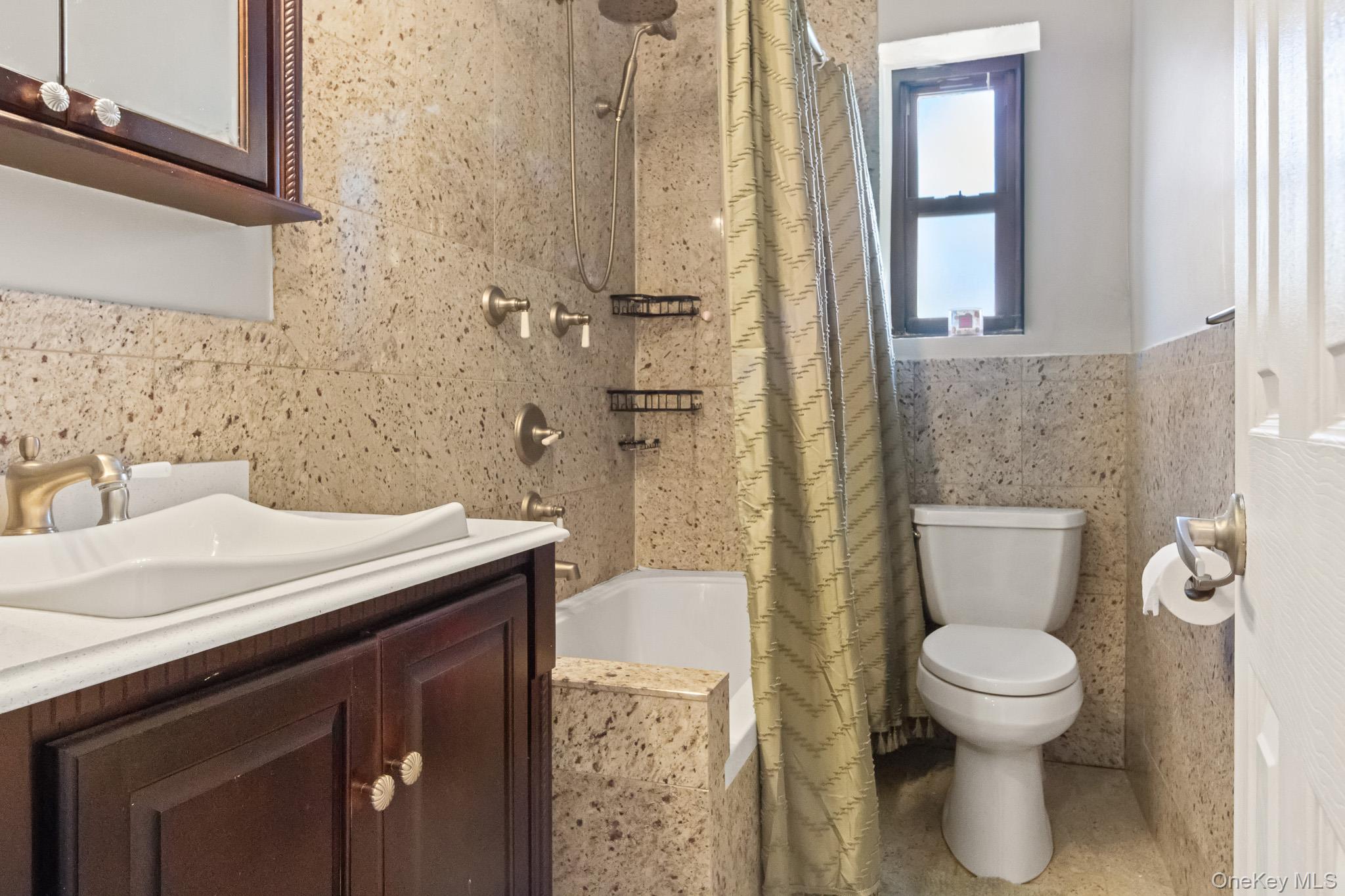 470 N Broadway, Unit B23 photo 10