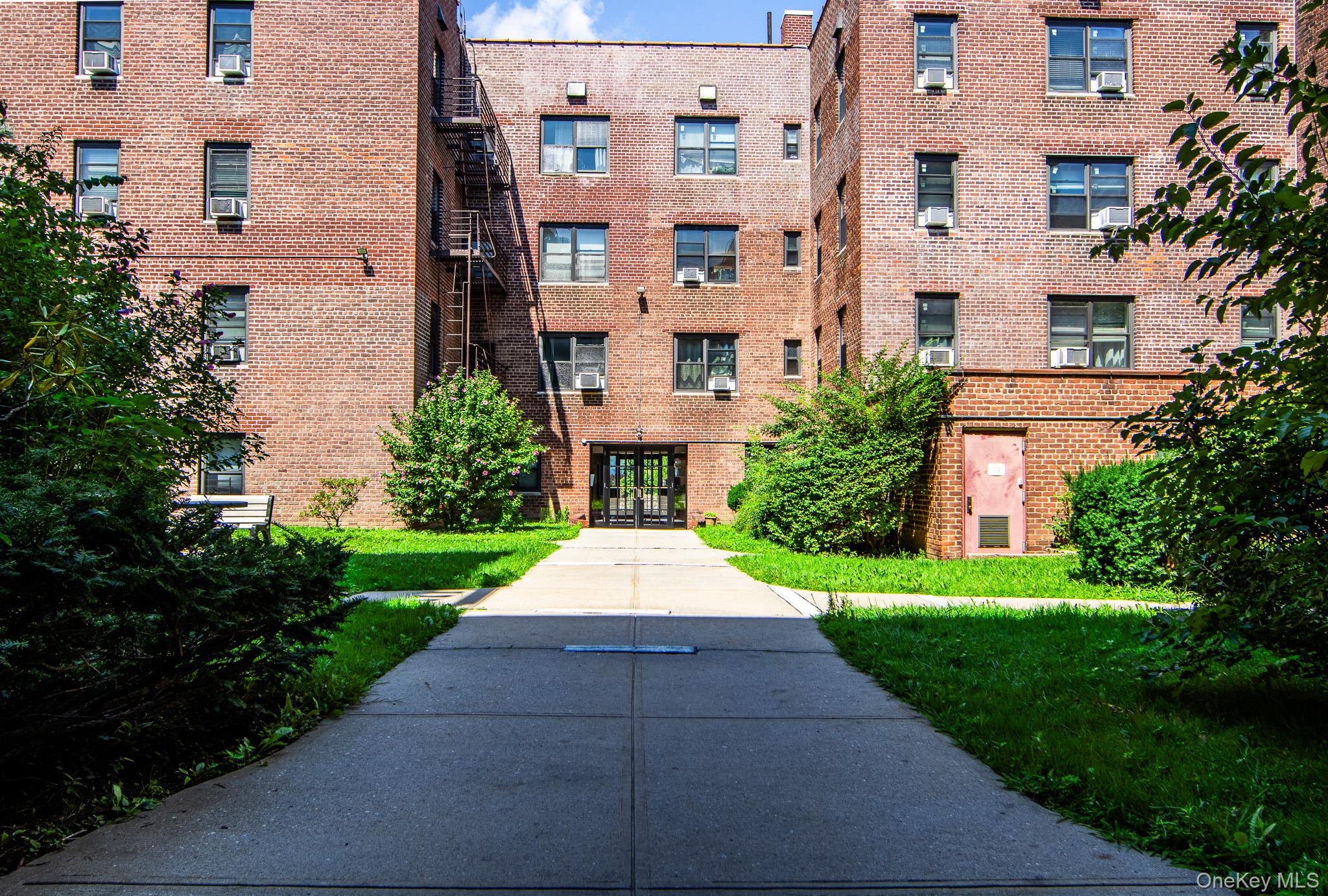 470 N Broadway, Unit B23 photo 2