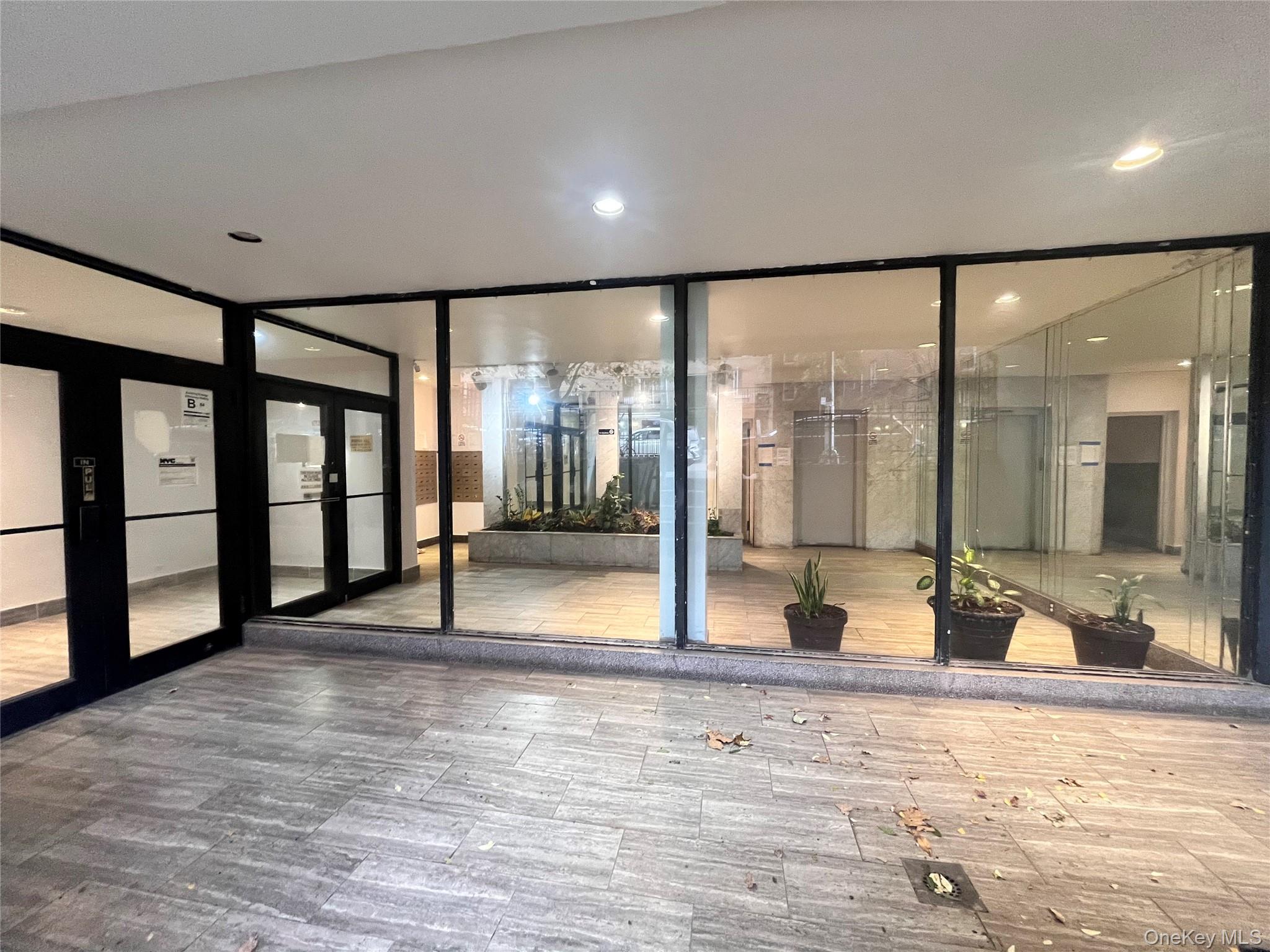 143-36 Barclay Avenue, Unit 6C photo 4