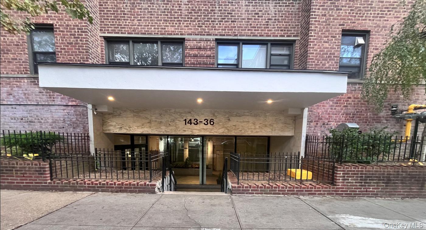143-36 Barclay Avenue, Unit 6C photo 2