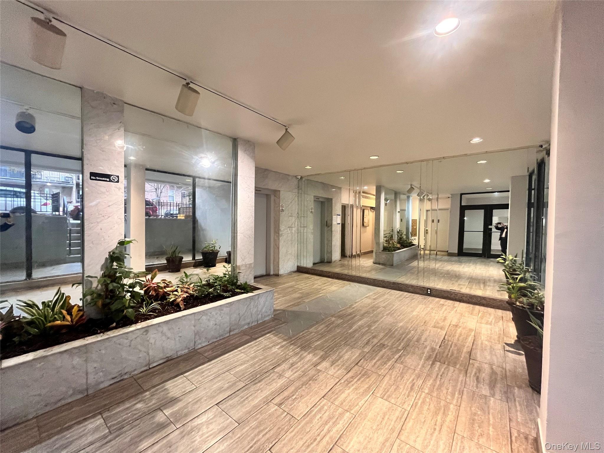143-36 Barclay Avenue, Unit 6C photo 5