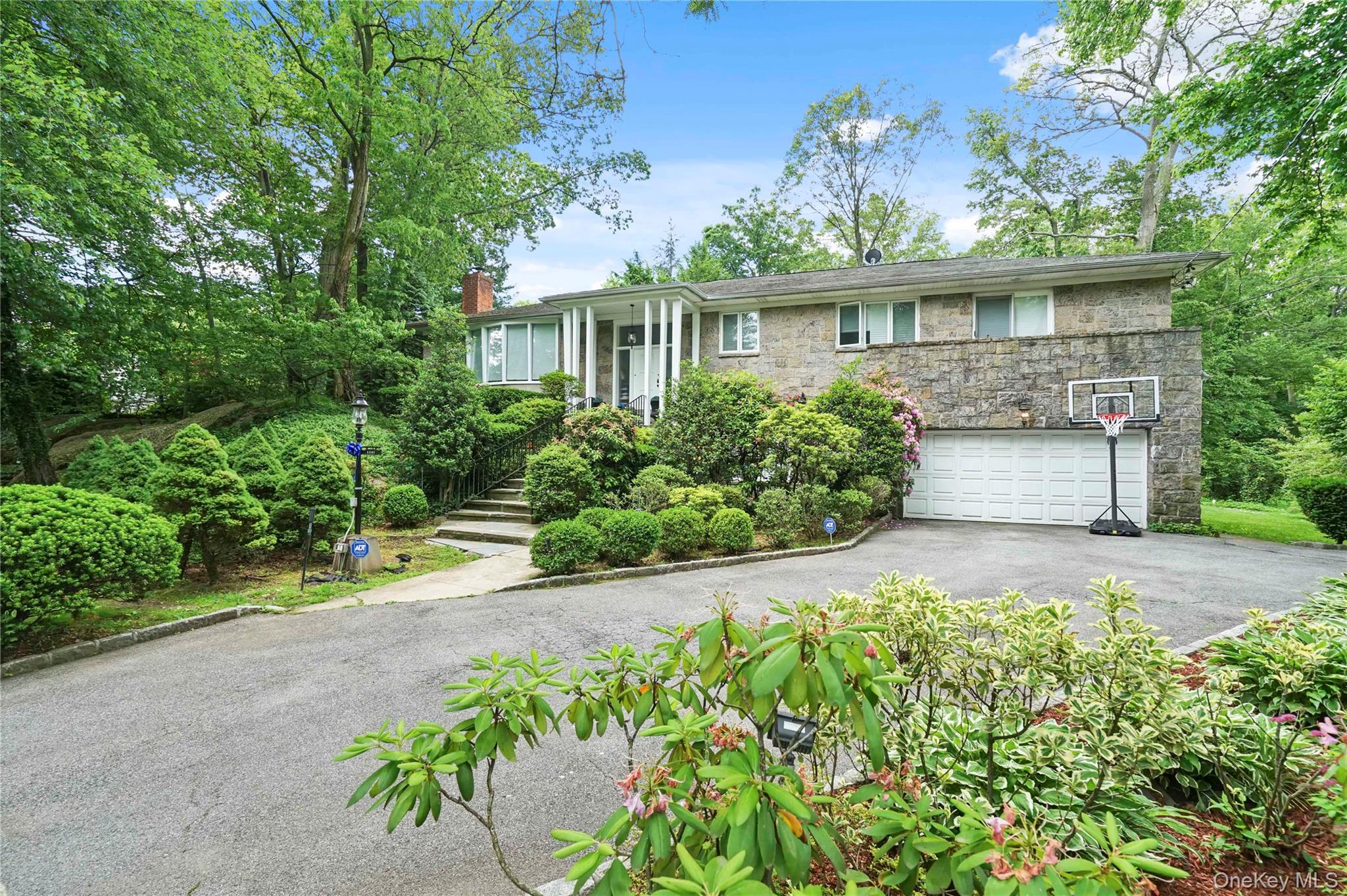 1341 Pelhamdale Avenue – For Rent photo 32