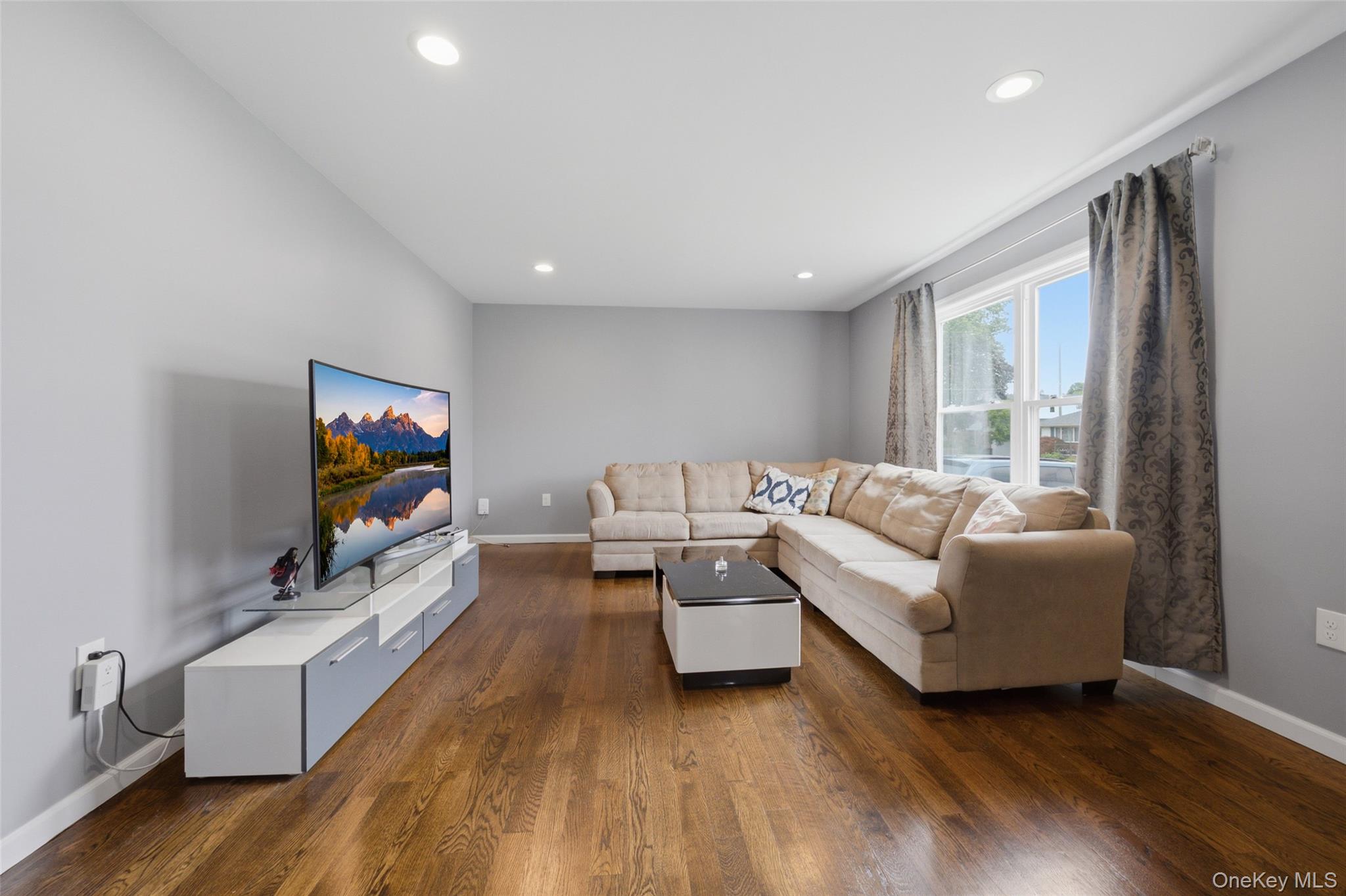105 Wadsworth Avenue – For Sale photo 6