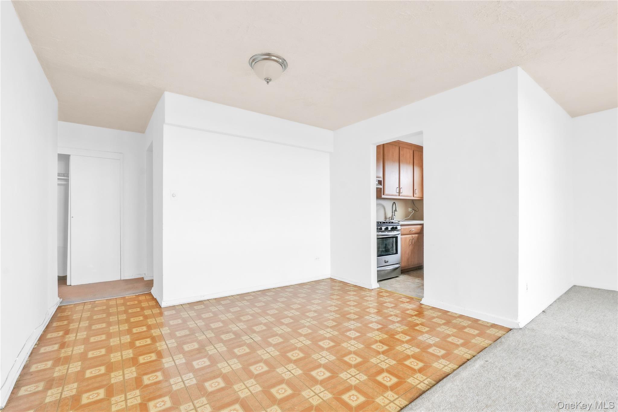 108-05 Astoria Boulevard, Unit 6-A photo 2