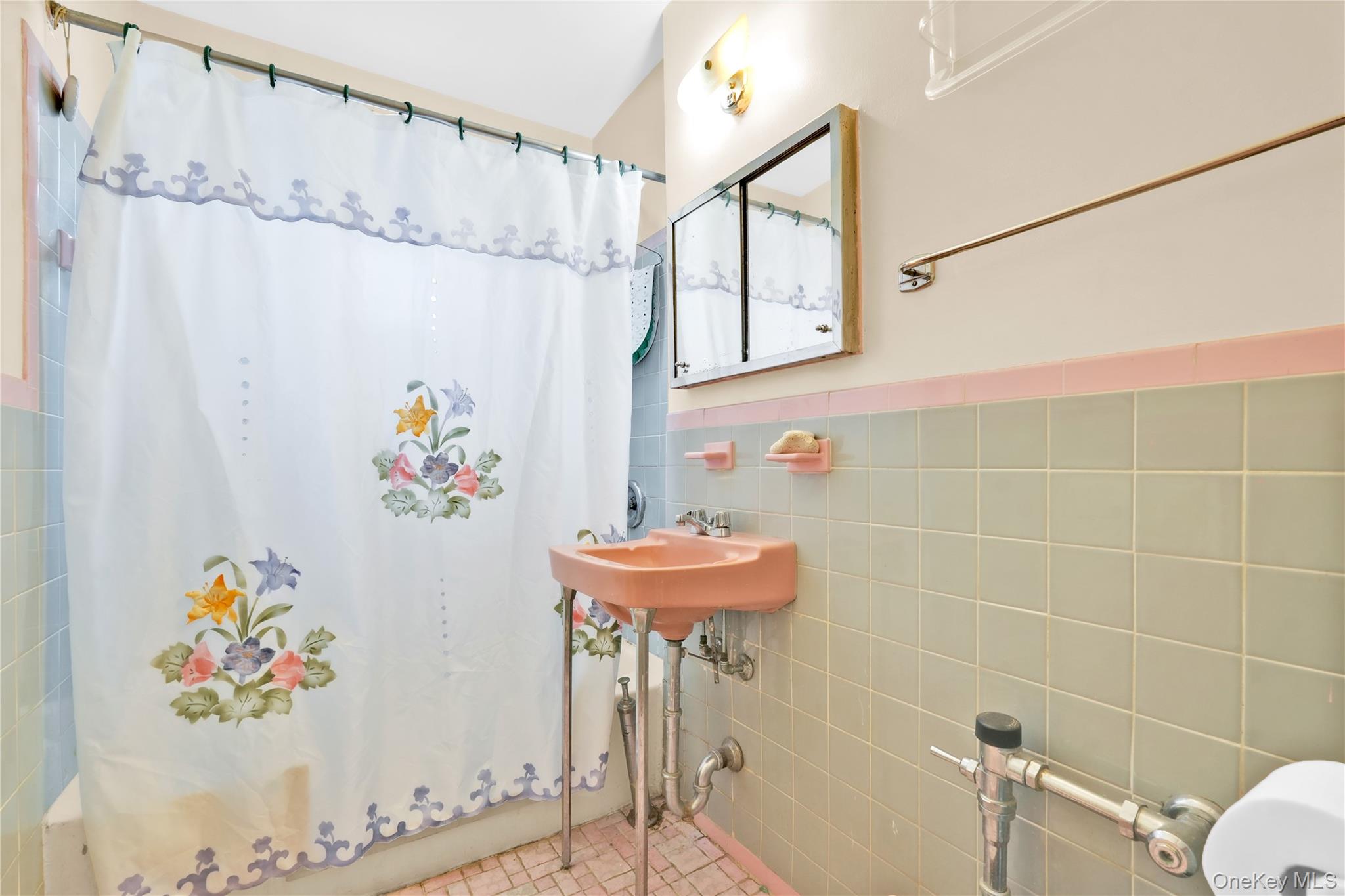 108-05 Astoria Boulevard, Unit 6-A photo 10