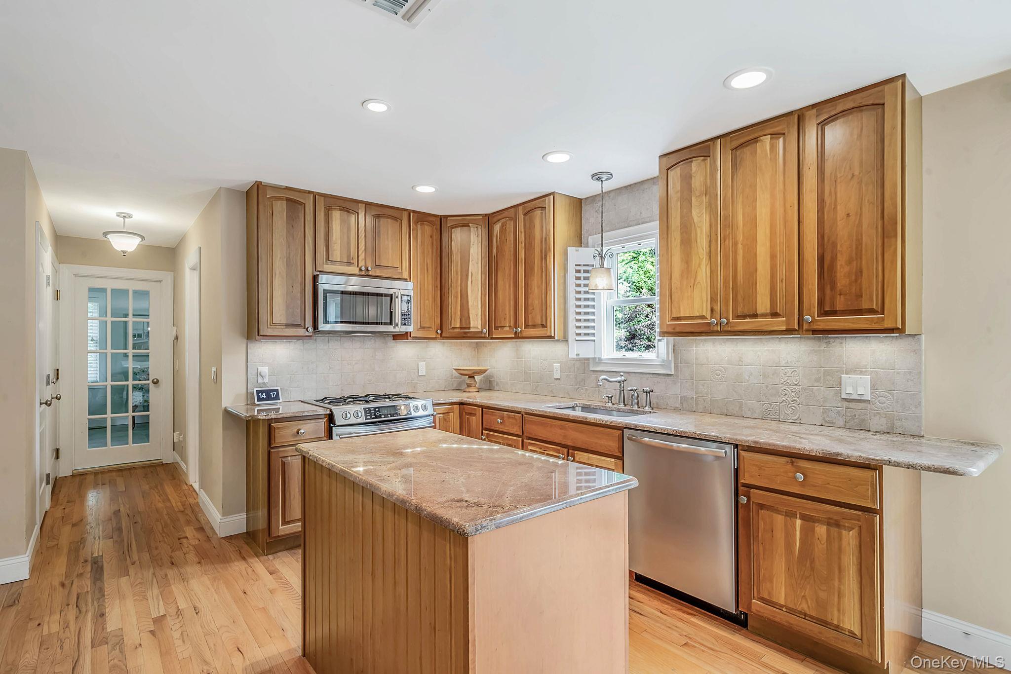 26 River Avenue – For Sale photo 3