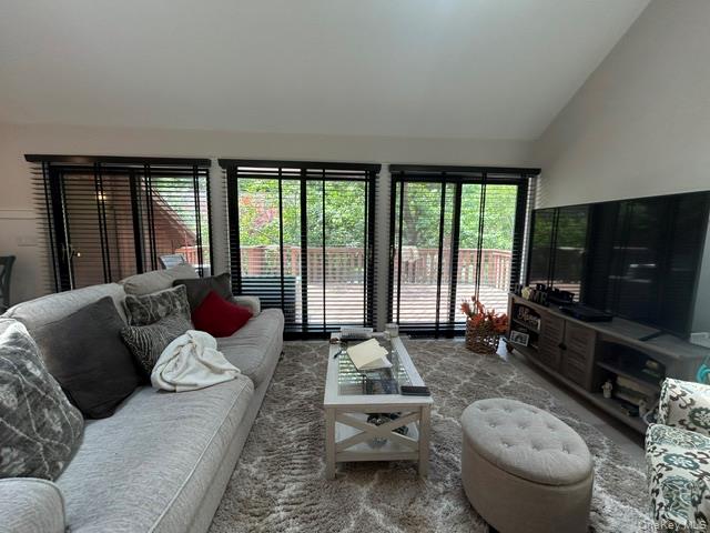 5 Lakeview Terrace – For Sale photo 7