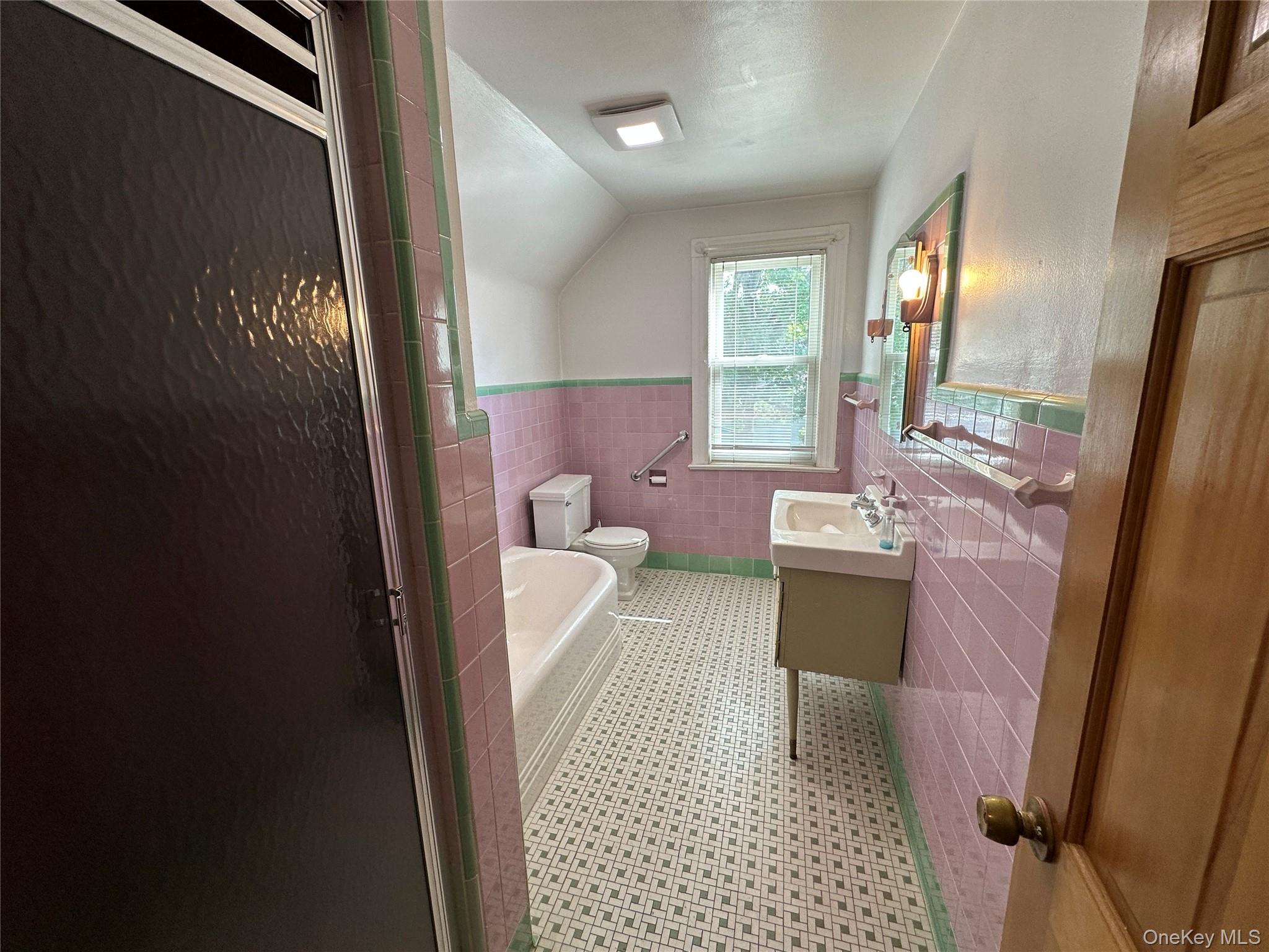 215 Conklin Street – For Rent photo 16