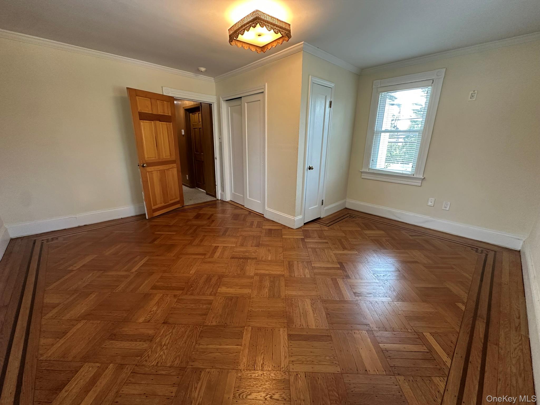215 Conklin Street – For Rent photo 8