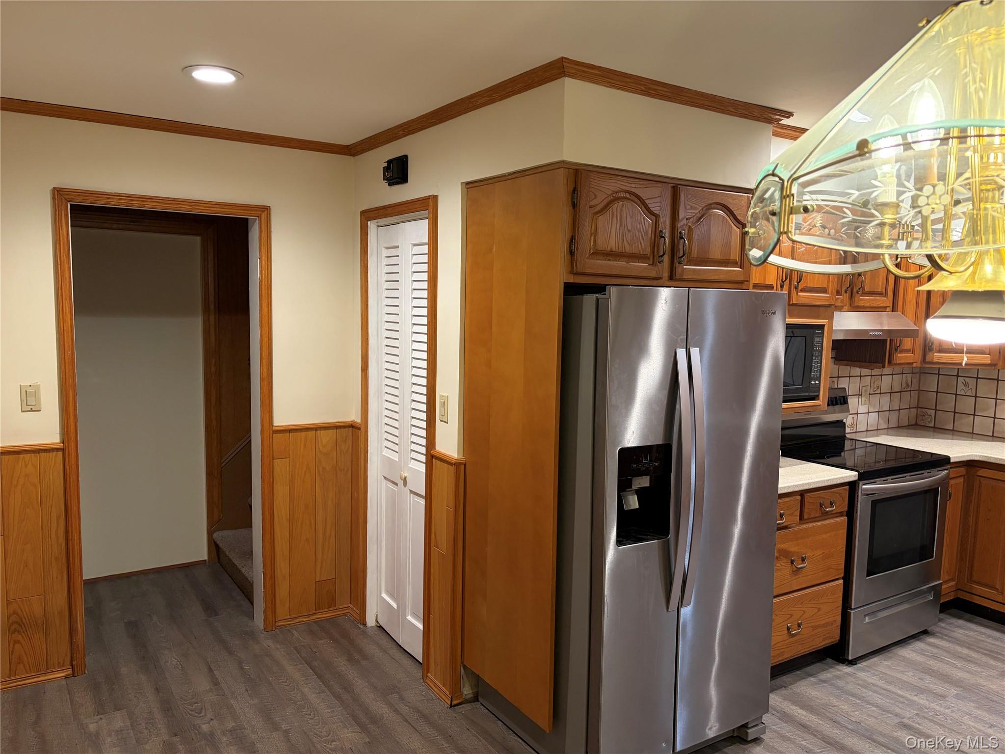 215 Conklin Street – For Rent photo 18
