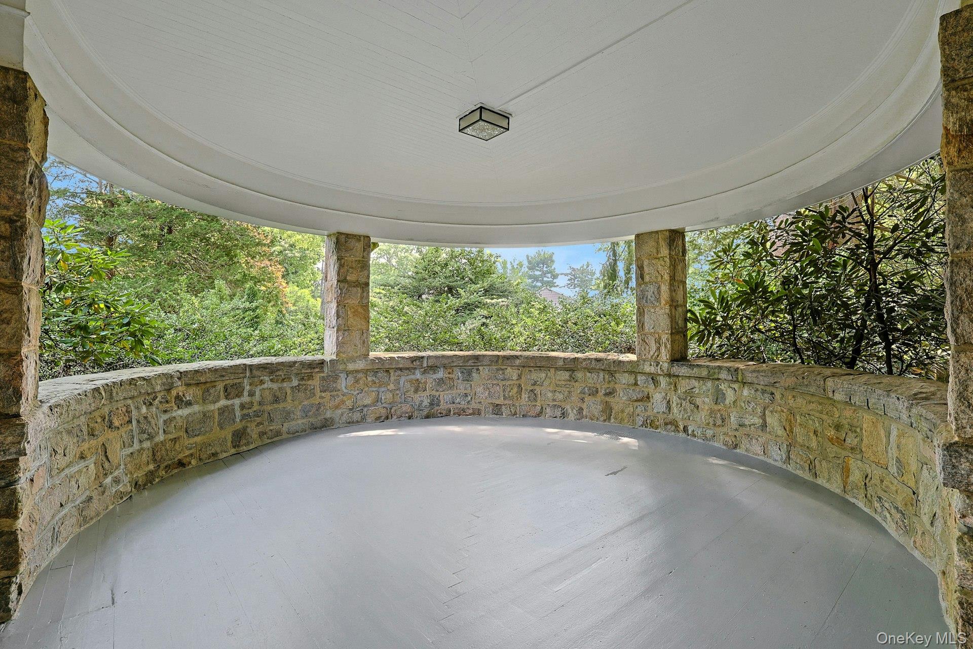 215 Soundview Avenue – For Sale photo 40