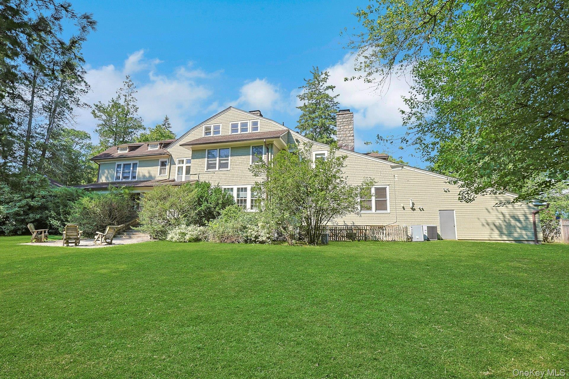 215 Soundview Avenue – For Sale photo 41