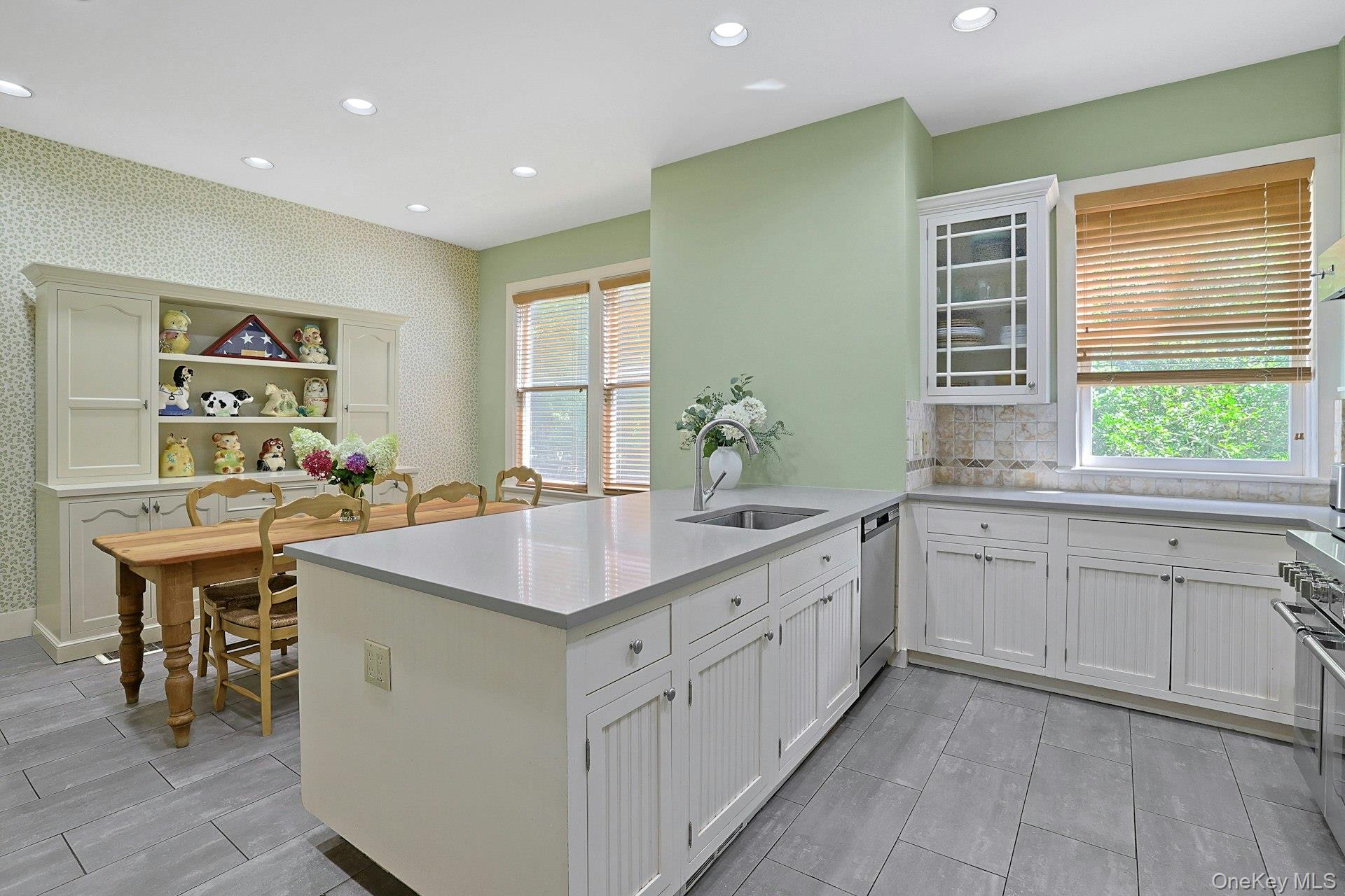 215 Soundview Avenue – For Sale photo 16