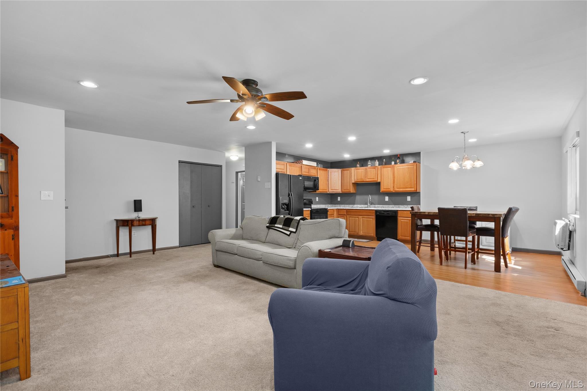 23 Scarborough Lane, Unit A photo 8