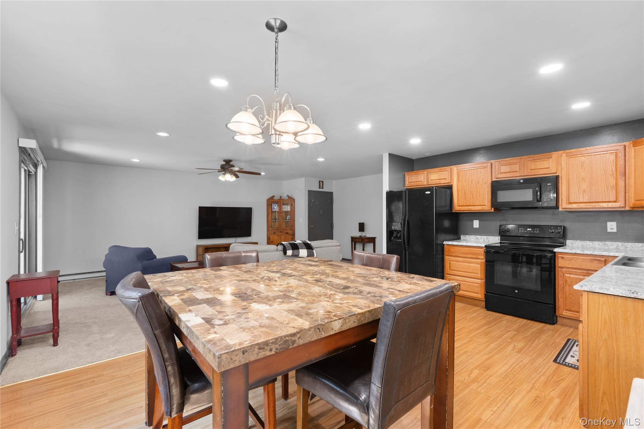 23 Scarborough Lane, Unit A photo 5