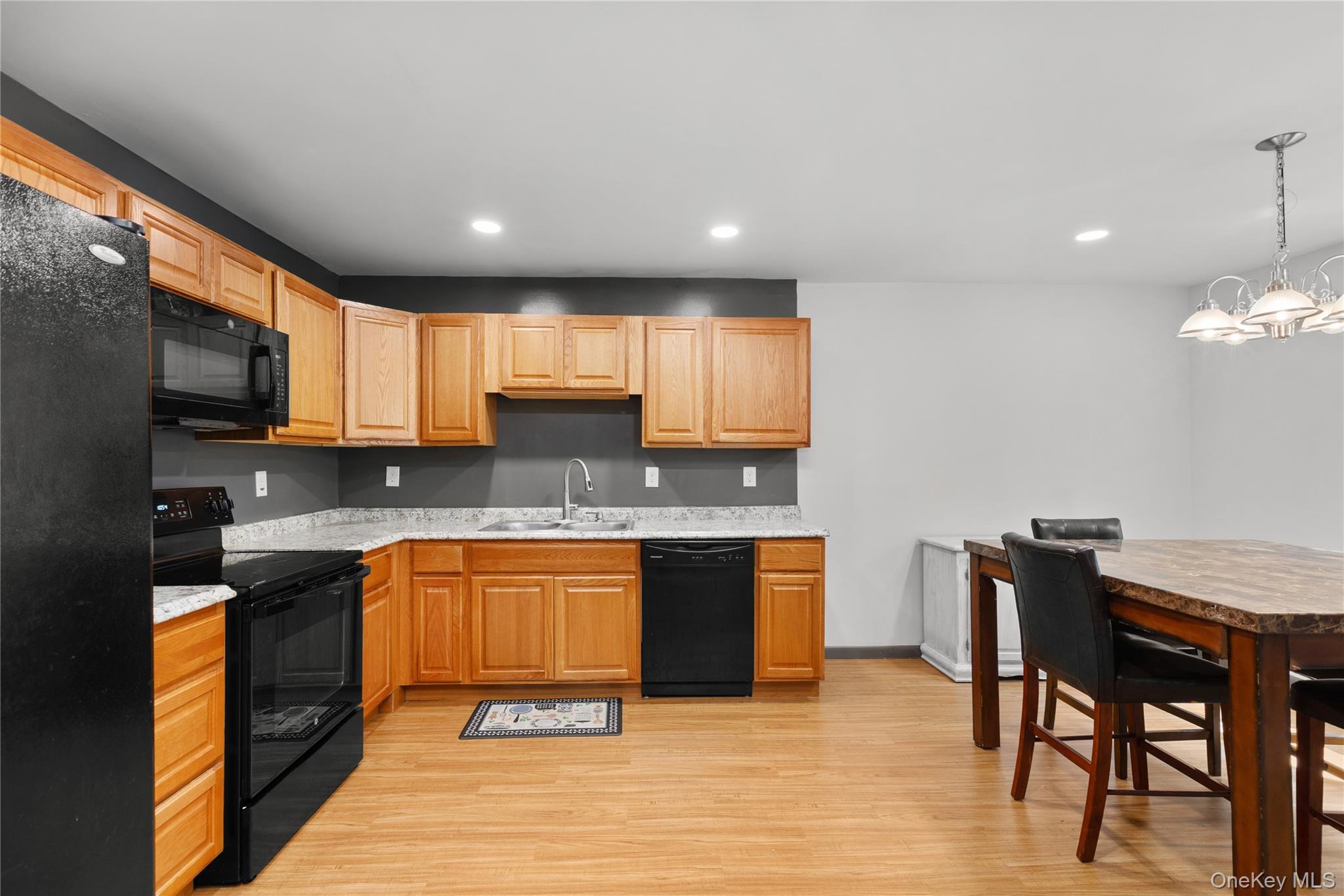 23 Scarborough Lane, Unit A photo 7