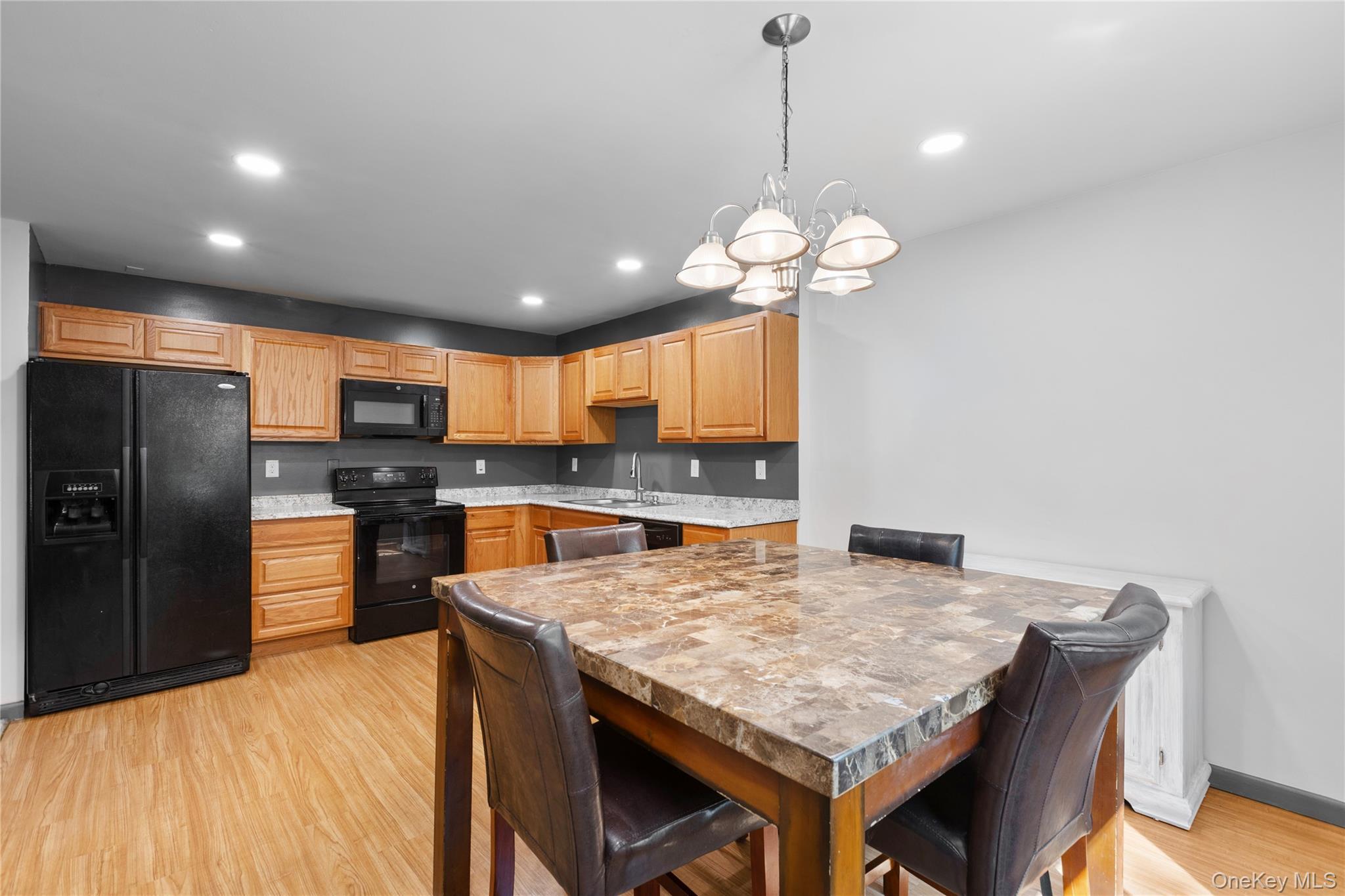 23 Scarborough Lane, Unit A photo 4