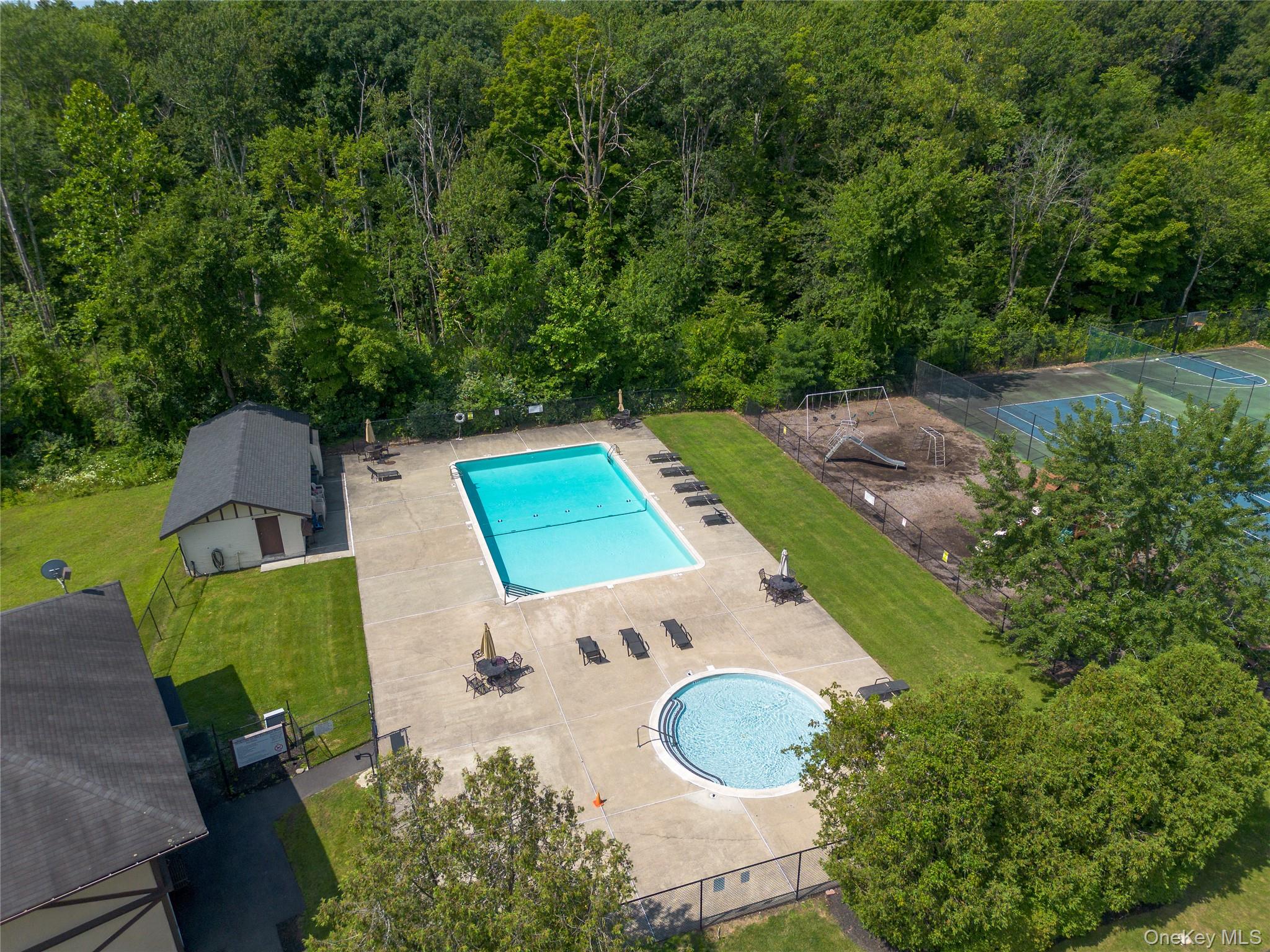 23 Scarborough Lane, Unit A photo 18