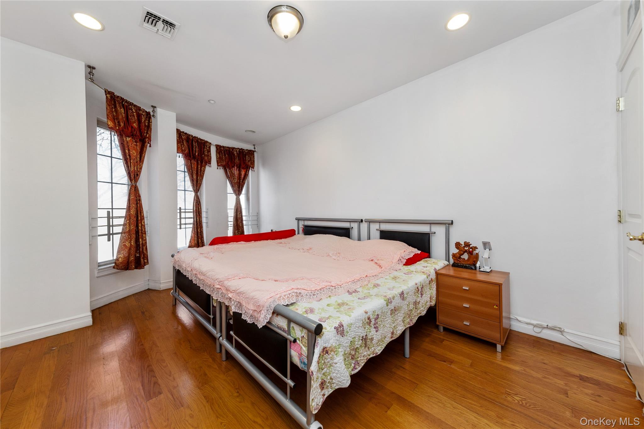 10716 37th Avenue, Unit 3B photo 8