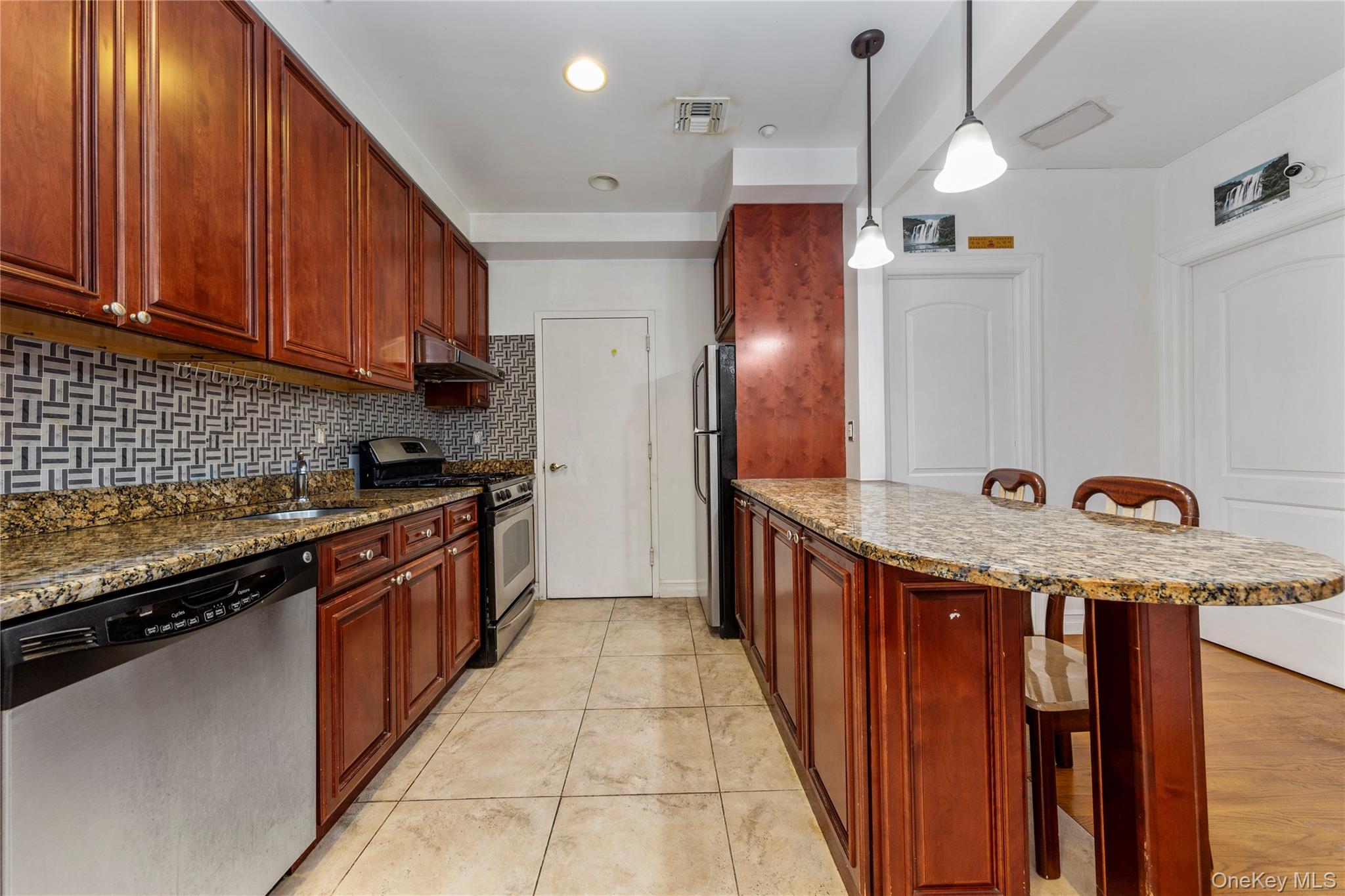 10716 37th Avenue, Unit 3B photo 3