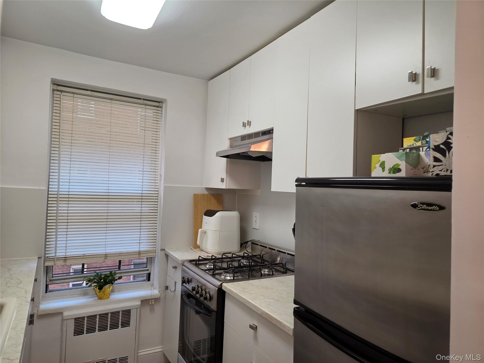 67-12 Yellowstone Boulevard, Unit B15 photo 9
