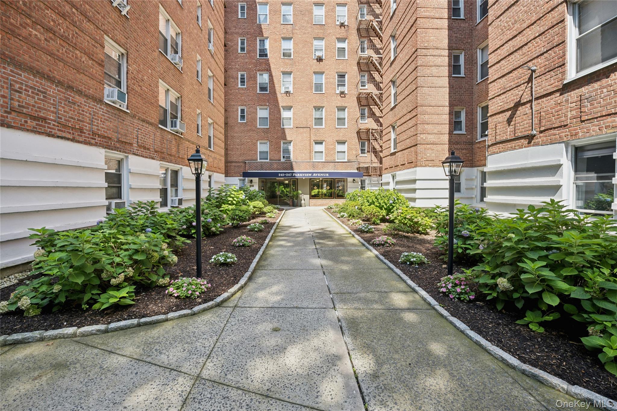 247 Parkview Avenue, Unit 3P