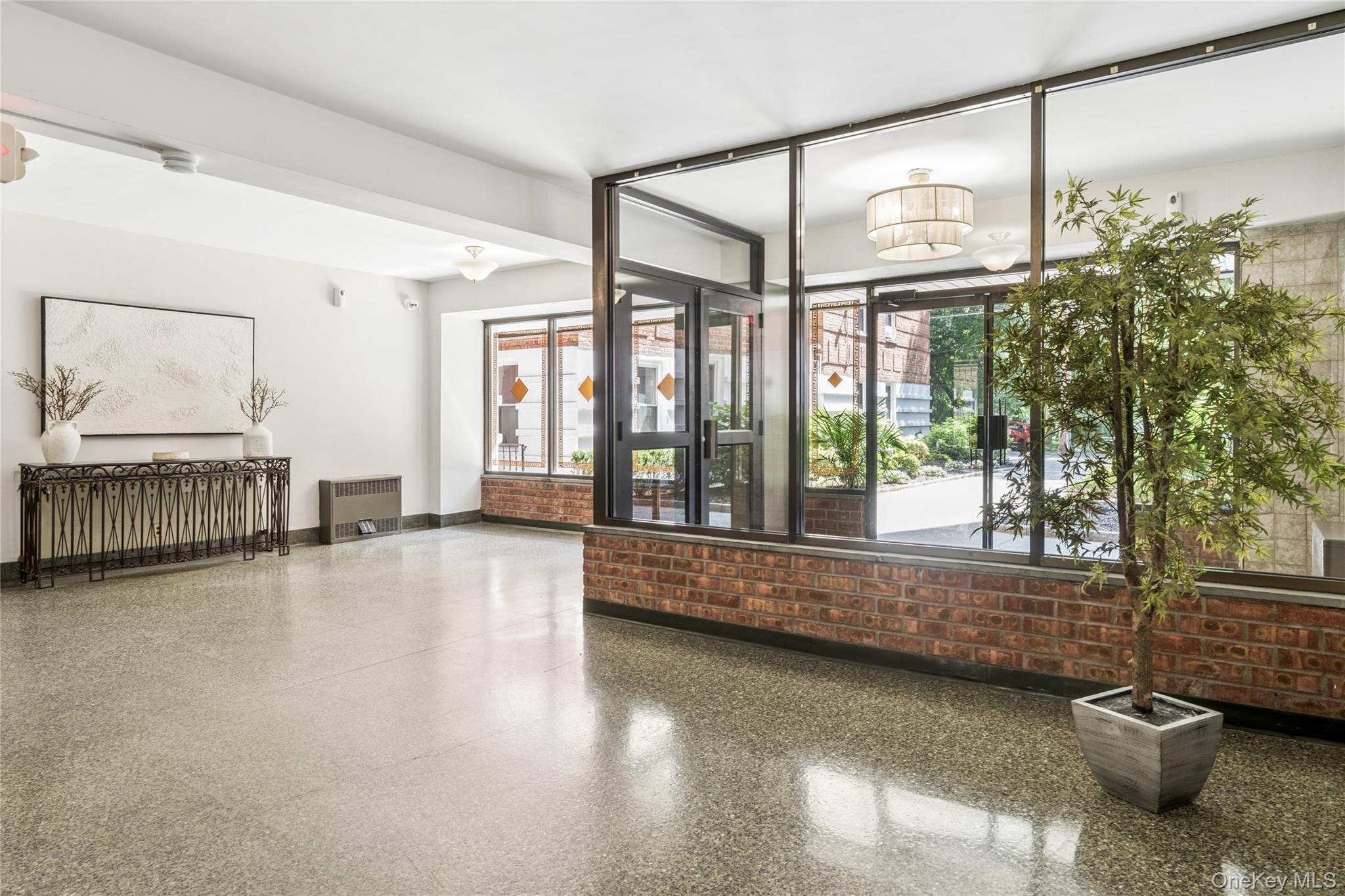 247 Parkview Avenue, Unit 3P photo 2