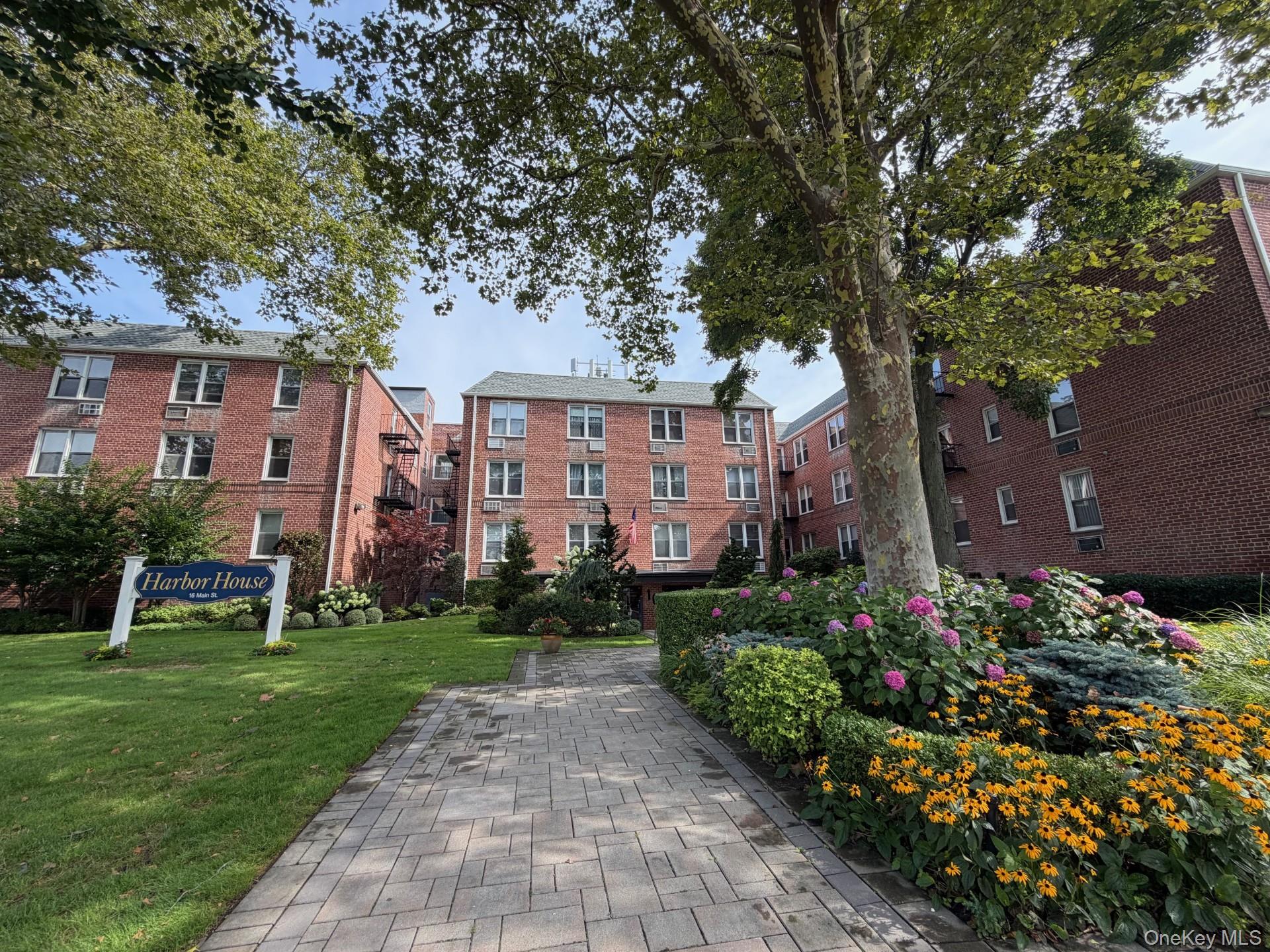 16 Main Street, Unit J-2 photo 2