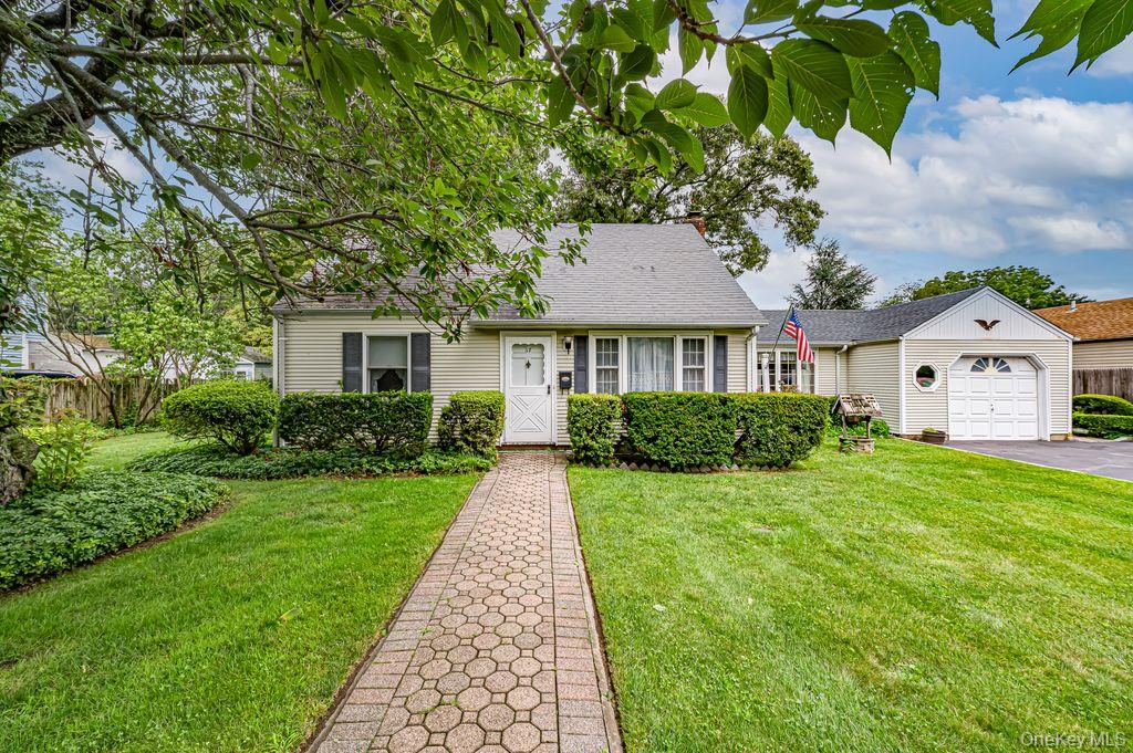17 Eckert Street – For Sale