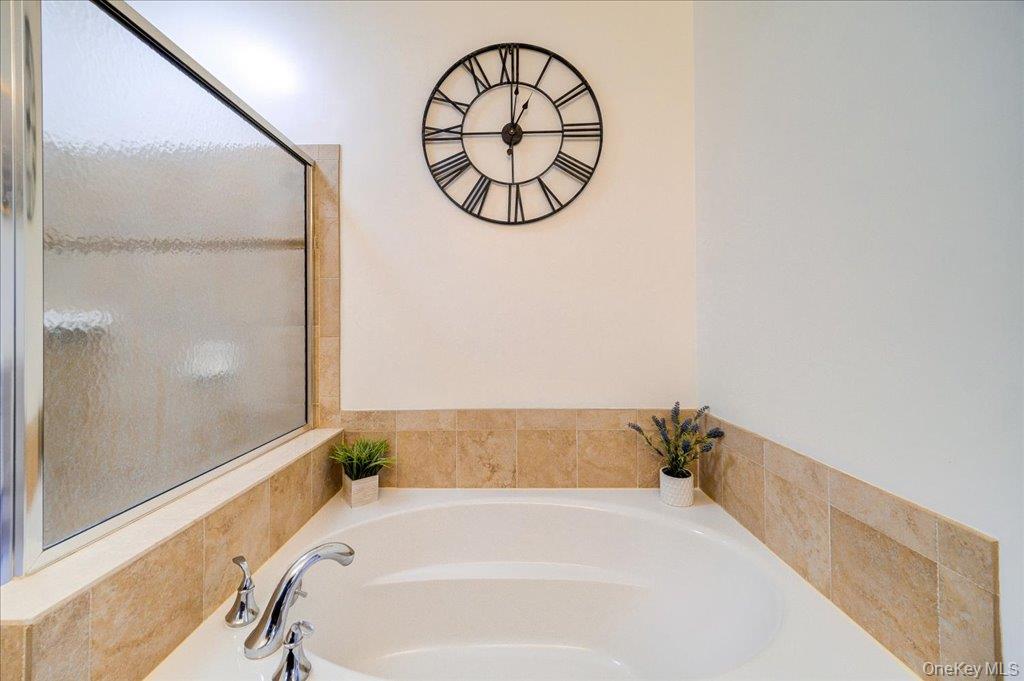 416 Saratoga Lane – For Sale photo 20