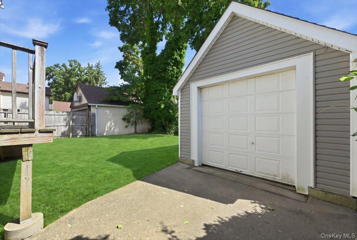 243 Spruce Street – For Sale photo 31