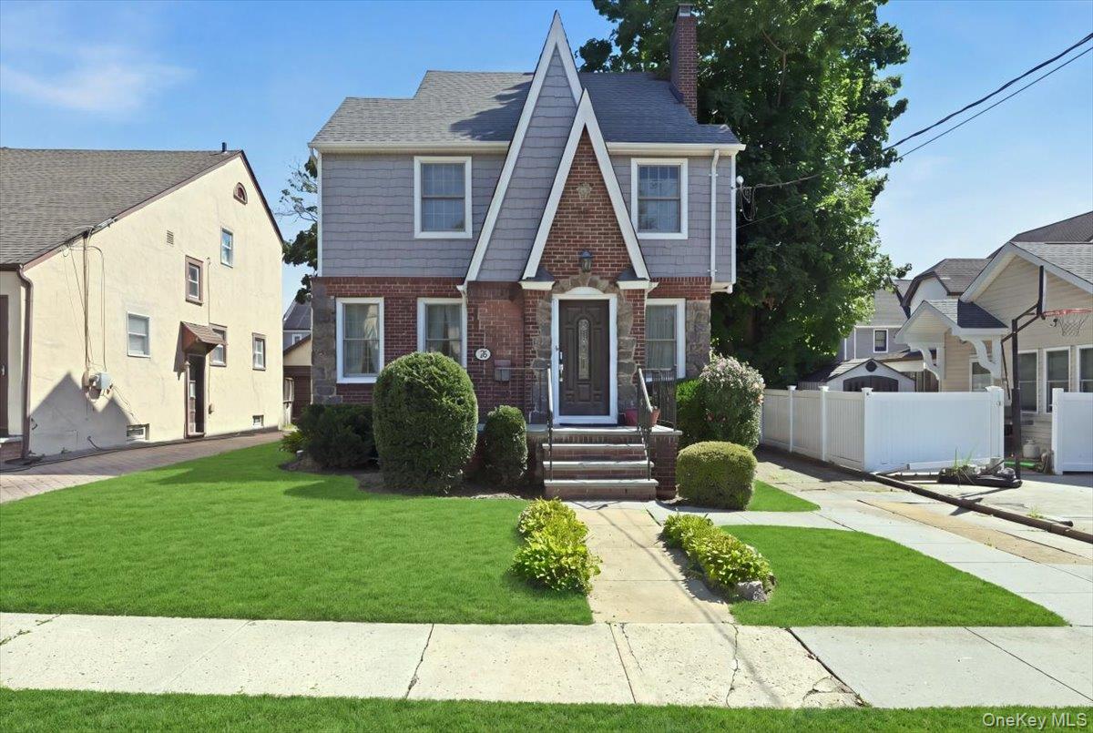 243 Spruce Street – For Sale